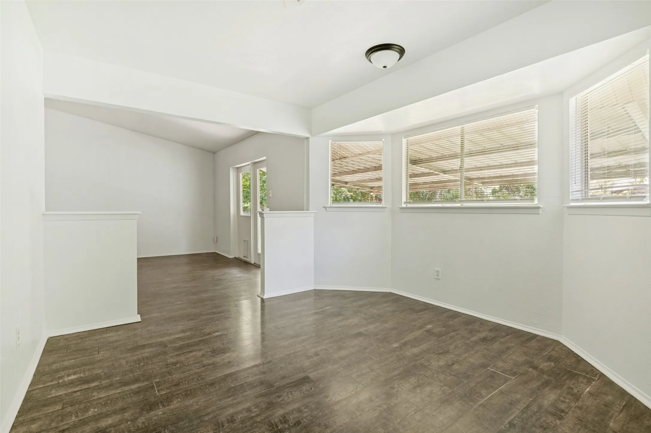 Single Family Residence For Sale in Tarrant County , 1514 Natches Drive, Arlington, Texas 76014, 3 Bedroom, 2 Bathroom, 2 Garage spaces, 1,341 Sqft, built in 1971, mls#21347390, Real Estate Agent in Arlington, Homes For Sale in Tarrant county, Homes For Sale in Arlington, Realtor in Arlington Texas, Real Estate Brokerage Independent Realty Texas, Luminita Cordes Realtor