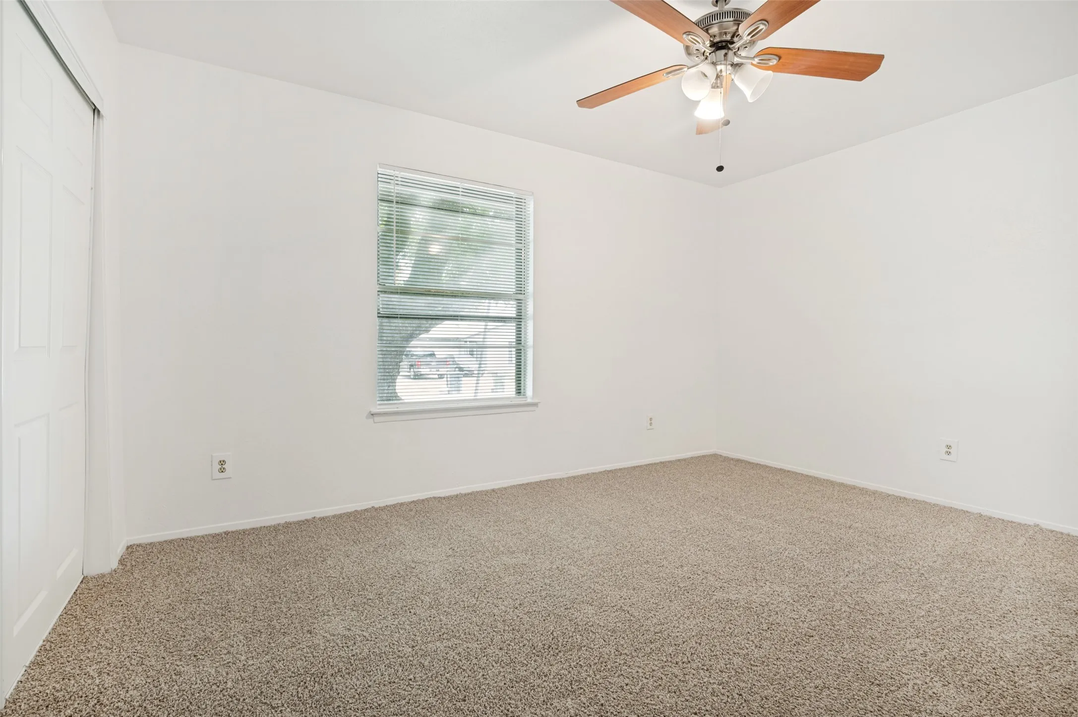 Single Family Residence For Sale in Tarrant County , 1514 Natches Drive, Arlington, Texas 76014, 3 Bedroom, 2 Bathroom, 2 Garage spaces, 1,341 Sqft, built in 1971, mls#21347390, Real Estate Agent in Arlington, Homes For Sale in Tarrant county, Homes For Sale in Arlington, Realtor in Arlington Texas, Real Estate Brokerage Independent Realty Texas, Luminita Cordes Realtor