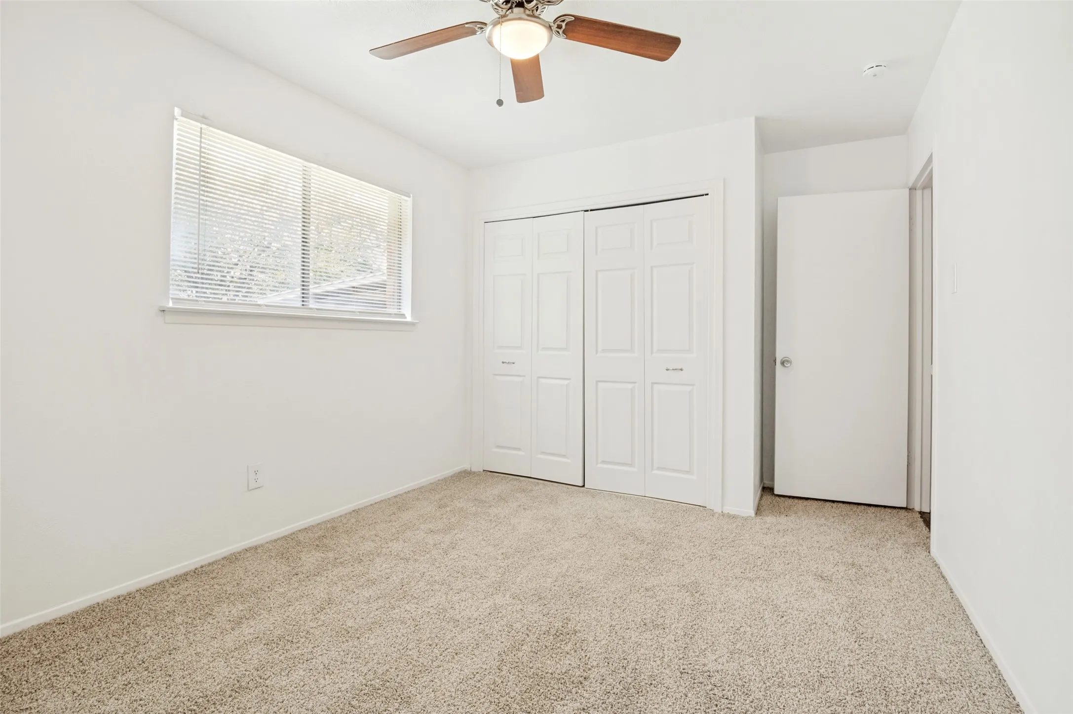 Single Family Residence For Sale in Tarrant County , 1514 Natches Drive, Arlington, Texas 76014, 3 Bedroom, 2 Bathroom, 2 Garage spaces, 1,341 Sqft, built in 1971, mls#21347390, Real Estate Agent in Arlington, Homes For Sale in Tarrant county, Homes For Sale in Arlington, Realtor in Arlington Texas, Real Estate Brokerage Independent Realty Texas, Luminita Cordes Realtor