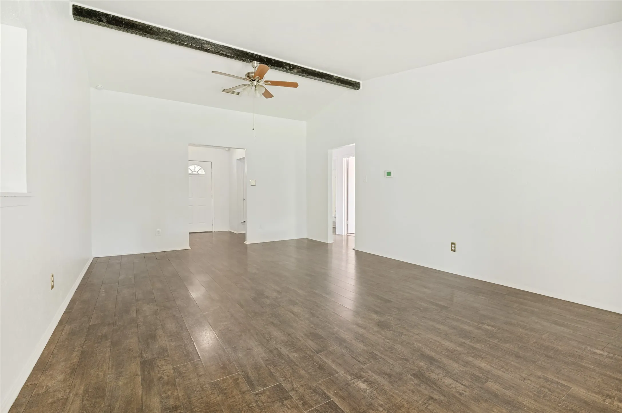 Single Family Residence For Sale in Tarrant County , 1514 Natches Drive, Arlington, Texas 76014, 3 Bedroom, 2 Bathroom, 2 Garage spaces, 1,341 Sqft, built in 1971, mls#21347390, Real Estate Agent in Arlington, Homes For Sale in Tarrant county, Homes For Sale in Arlington, Realtor in Arlington Texas, Real Estate Brokerage Independent Realty Texas, Luminita Cordes Realtor
