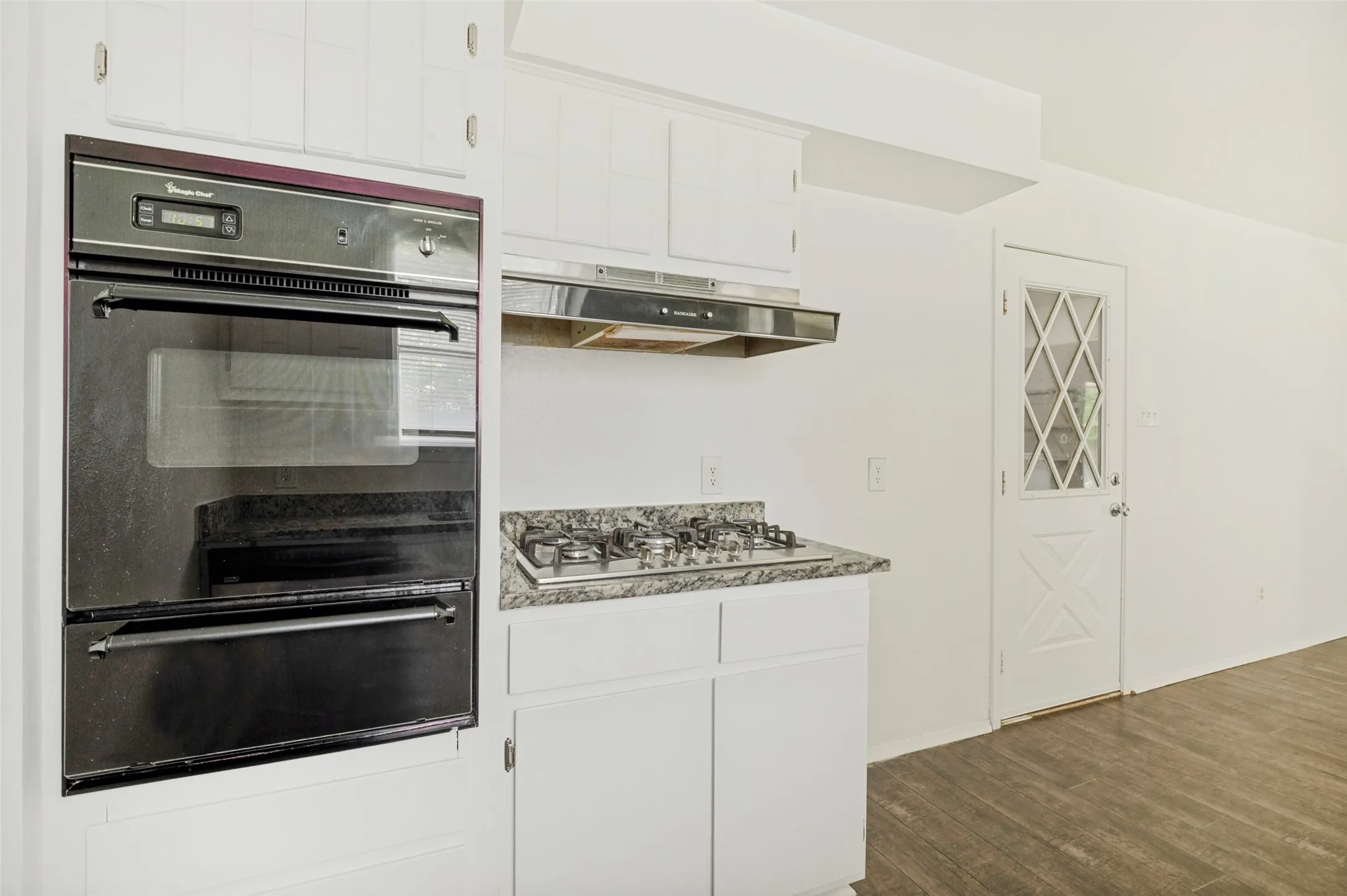 Single Family Residence For Sale in Tarrant County , 1514 Natches Drive, Arlington, Texas 76014, 3 Bedroom, 2 Bathroom, 2 Garage spaces, 1,341 Sqft, built in 1971, mls#21347390, Real Estate Agent in Arlington, Homes For Sale in Tarrant county, Homes For Sale in Arlington, Realtor in Arlington Texas, Real Estate Brokerage Independent Realty Texas, Luminita Cordes Realtor