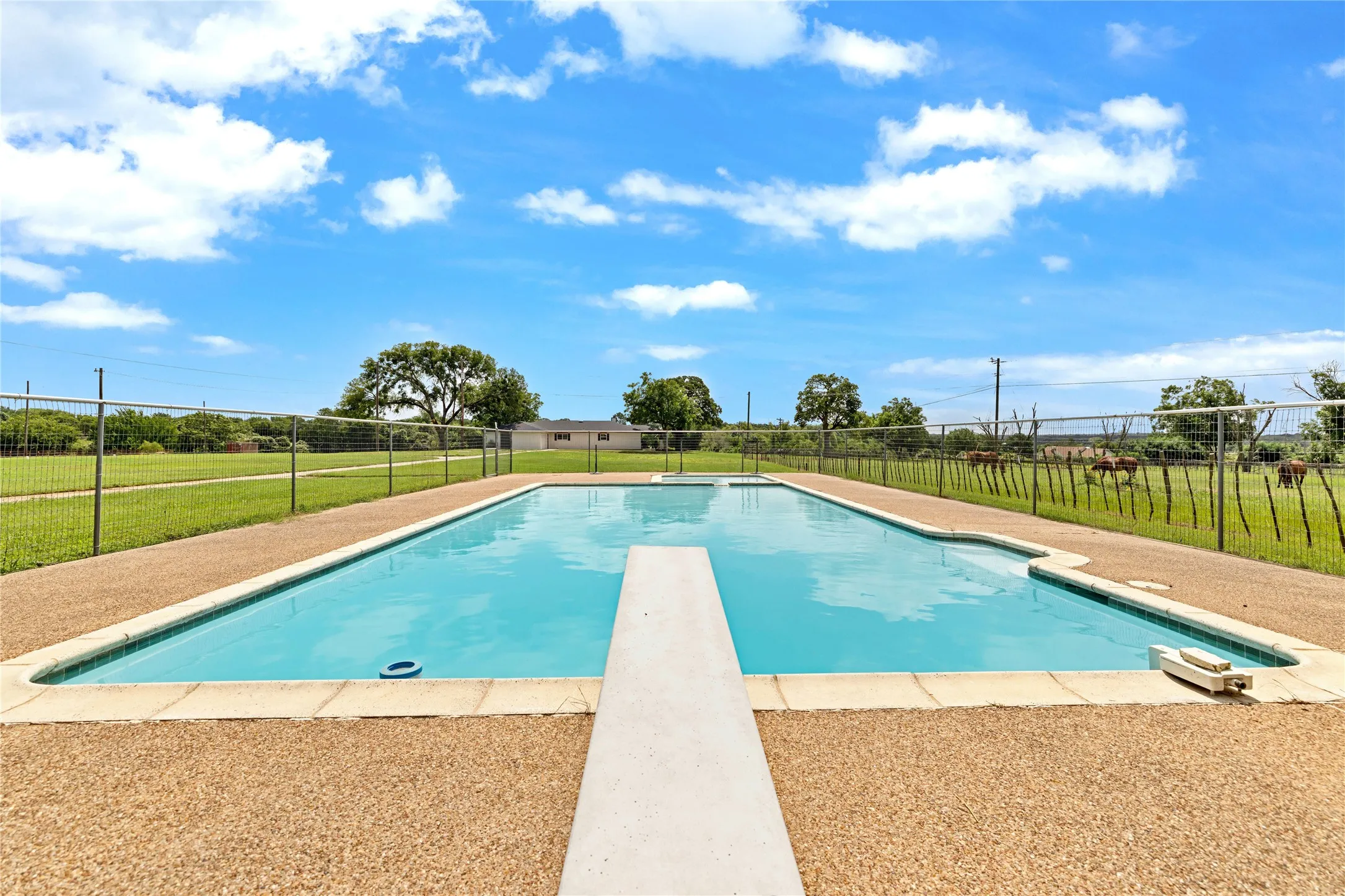 Farm For Sale in Johnson County , TBD Melissa Lane, Cleburne, Texas 76031, 3 Bedroom, 3 Bathroom, 2 Garage spaces, 2,342 Sqft, built in 1981, mls#21351213, Real Estate Agent in Cleburne, Homes For Sale in Johnson county, Homes For Sale in Cleburne, Realtor in Cleburne Texas, Real Estate Brokerage Independent Realty Texas, Luminita Cordes Realtor