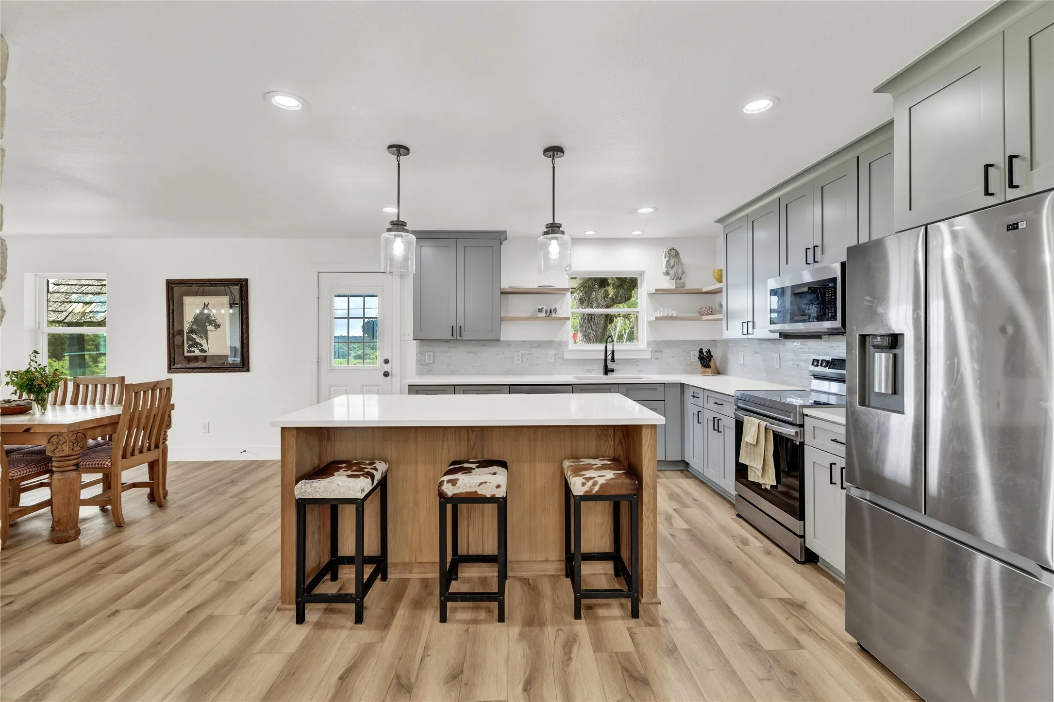 Farm For Sale in Johnson County , TBD Melissa Lane, Cleburne, Texas 76031, 3 Bedroom, 3 Bathroom, 2 Garage spaces, 2,342 Sqft, built in 1981, mls#21351213, Real Estate Agent in Cleburne, Homes For Sale in Johnson county, Homes For Sale in Cleburne, Realtor in Cleburne Texas, Real Estate Brokerage Independent Realty Texas, Luminita Cordes Realtor