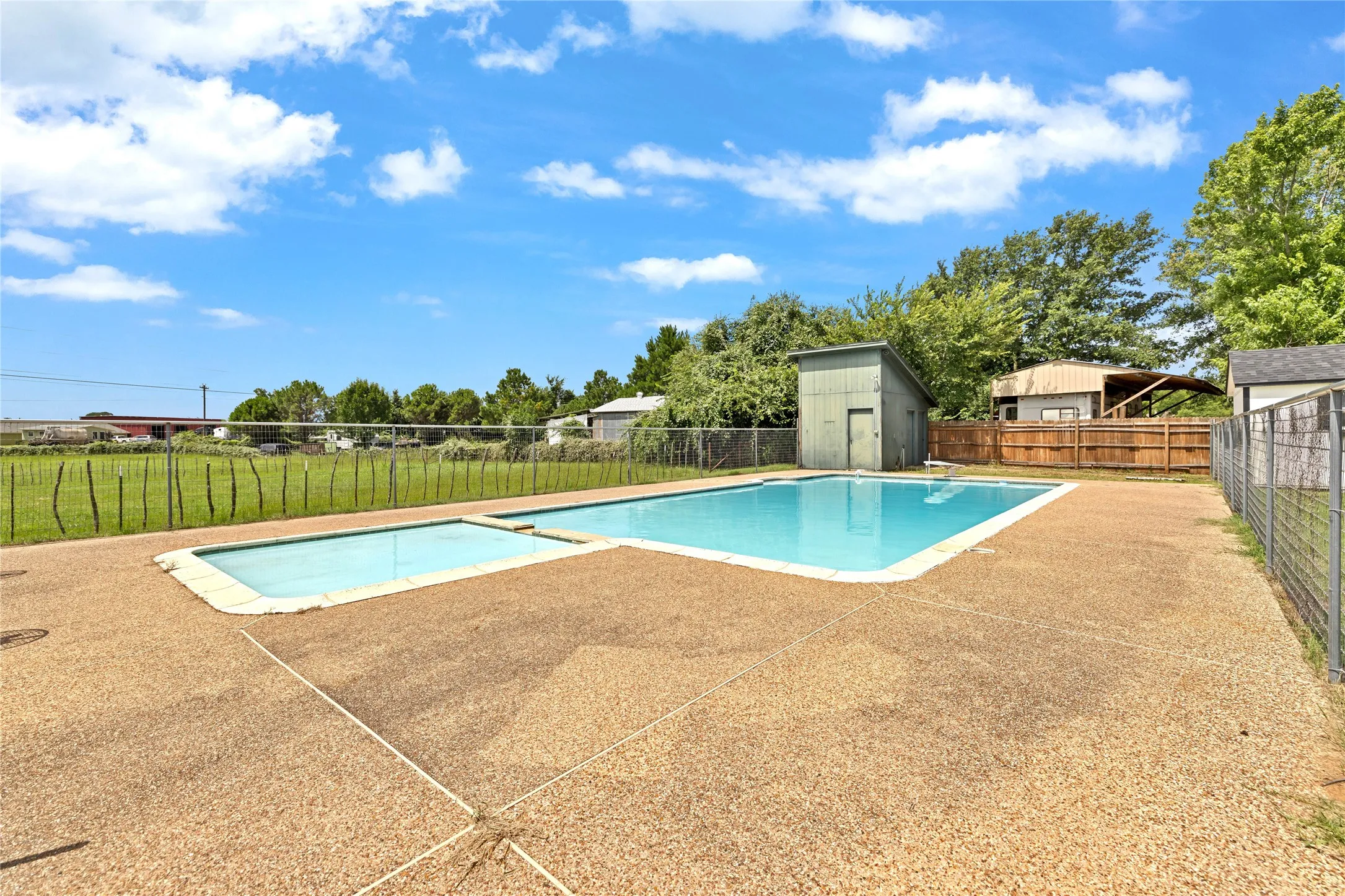Farm For Sale in Johnson County , TBD Melissa Lane, Cleburne, Texas 76031, 3 Bedroom, 3 Bathroom, 2 Garage spaces, 2,342 Sqft, built in 1981, mls#21351213, Real Estate Agent in Cleburne, Homes For Sale in Johnson county, Homes For Sale in Cleburne, Realtor in Cleburne Texas, Real Estate Brokerage Independent Realty Texas, Luminita Cordes Realtor