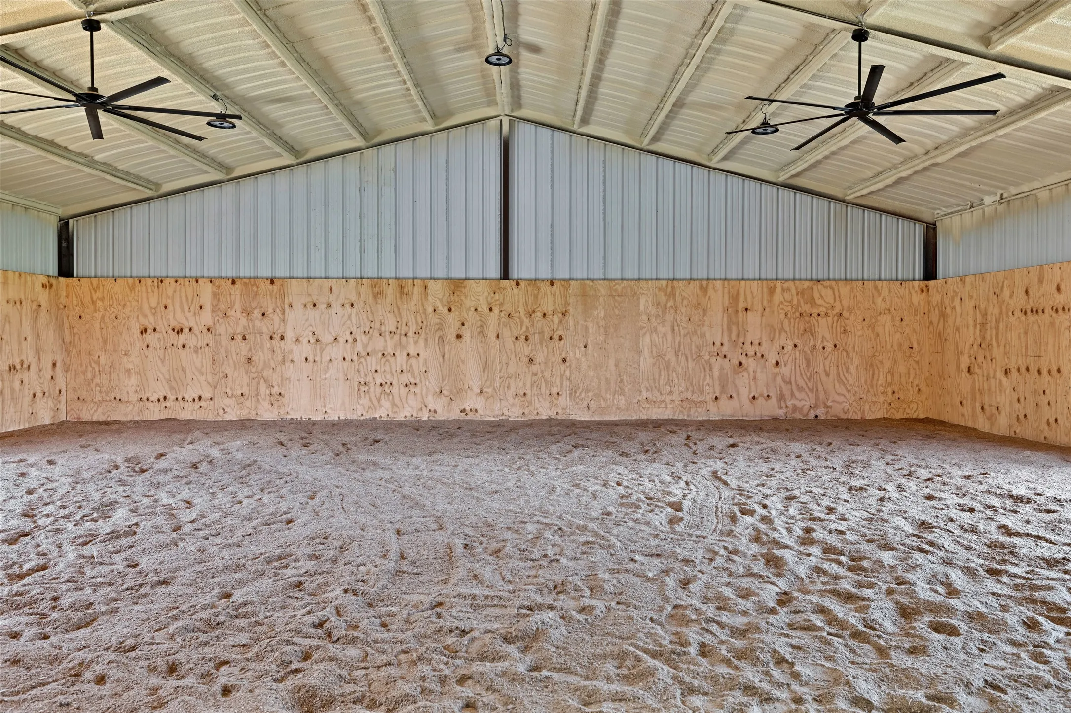 Farm For Sale in Johnson County , TBD Melissa Lane, Cleburne, Texas 76031, 3 Bedroom, 3 Bathroom, 2 Garage spaces, 2,342 Sqft, built in 1981, mls#21351213, Real Estate Agent in Cleburne, Homes For Sale in Johnson county, Homes For Sale in Cleburne, Realtor in Cleburne Texas, Real Estate Brokerage Independent Realty Texas, Luminita Cordes Realtor