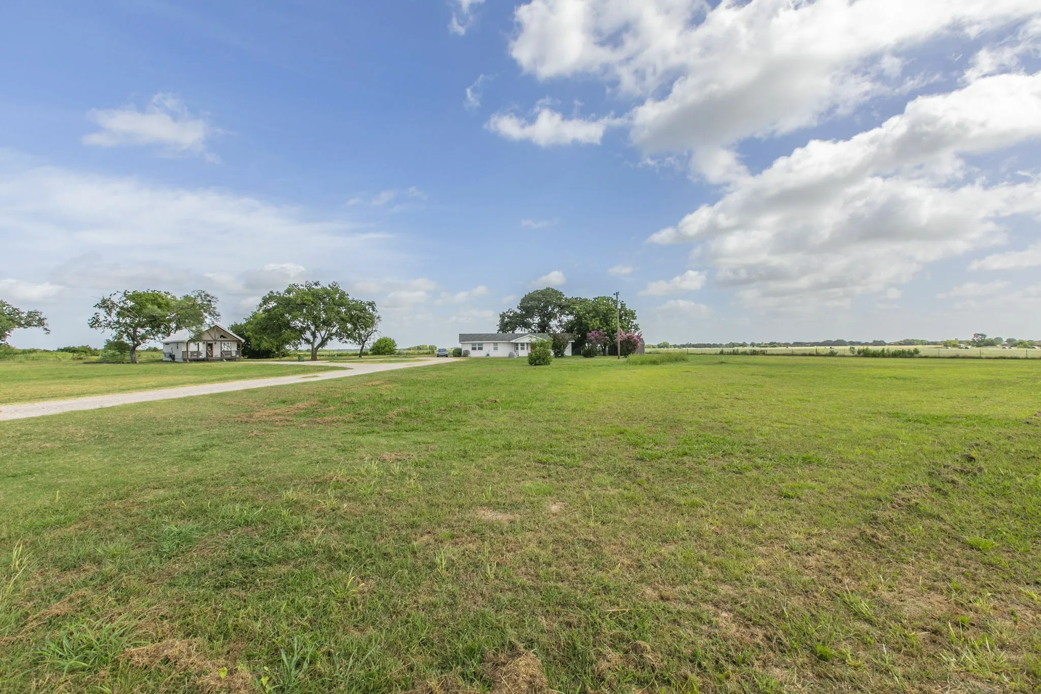 Single Family Residence For Sale in Mc Lennan County , 325 Grassy Way, Elm Mott, Texas 76640, 4 Bedroom, 3 Bathroom, Garage spaces, 1,798 Sqft, built in 1983, mls#21351932, Real Estate Agent in Elm Mott, Homes For Sale in Mc Lennan county, Homes For Sale in Elm Mott, Realtor in Elm Mott Texas, Real Estate Brokerage Independent Realty Texas, Luminita Cordes Realtor