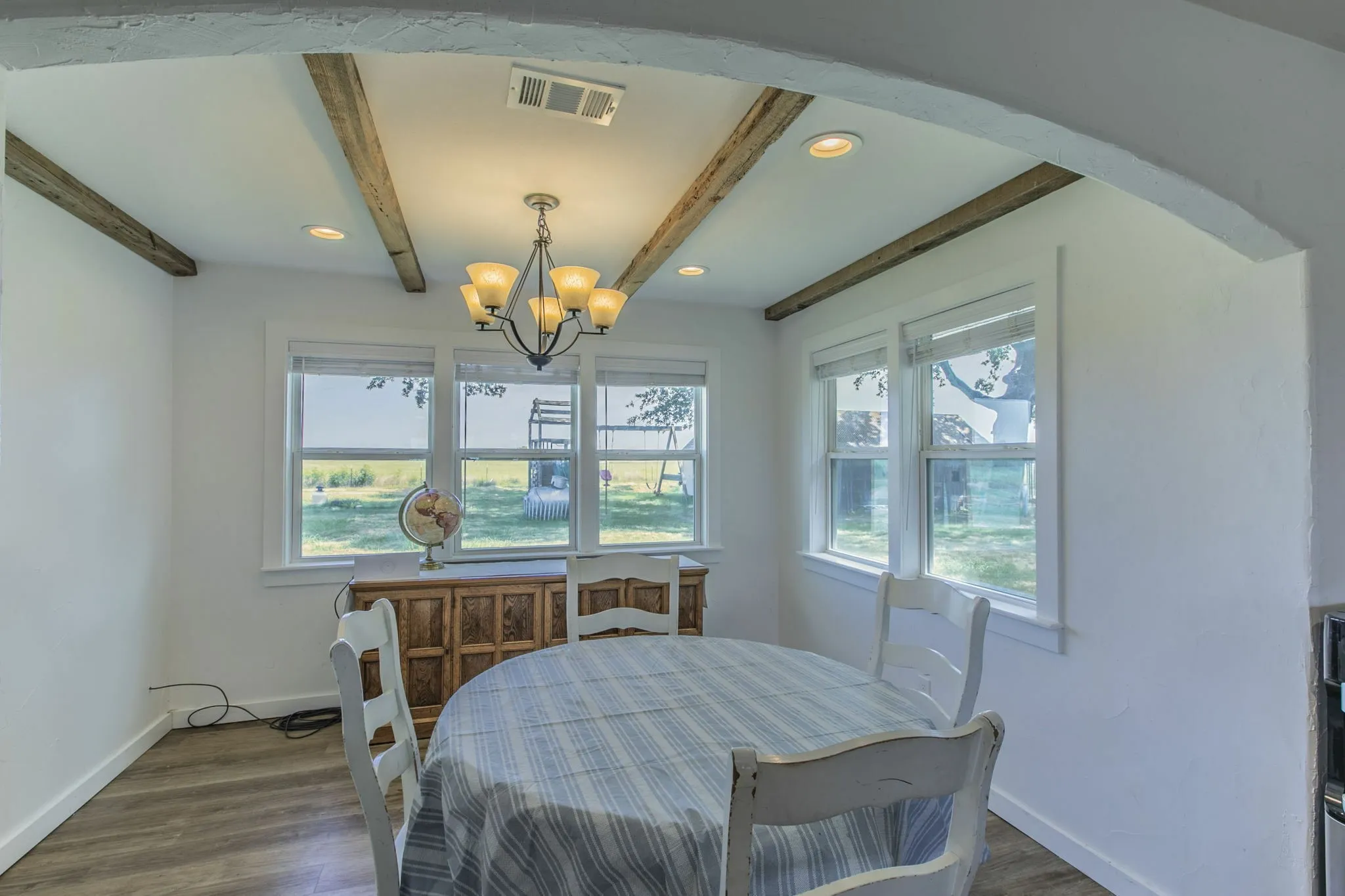Single Family Residence For Sale in Mc Lennan County , 325 Grassy Way, Elm Mott, Texas 76640, 4 Bedroom, 3 Bathroom, Garage spaces, 1,798 Sqft, built in 1983, mls#21351932, Real Estate Agent in Elm Mott, Homes For Sale in Mc Lennan county, Homes For Sale in Elm Mott, Realtor in Elm Mott Texas, Real Estate Brokerage Independent Realty Texas, Luminita Cordes Realtor