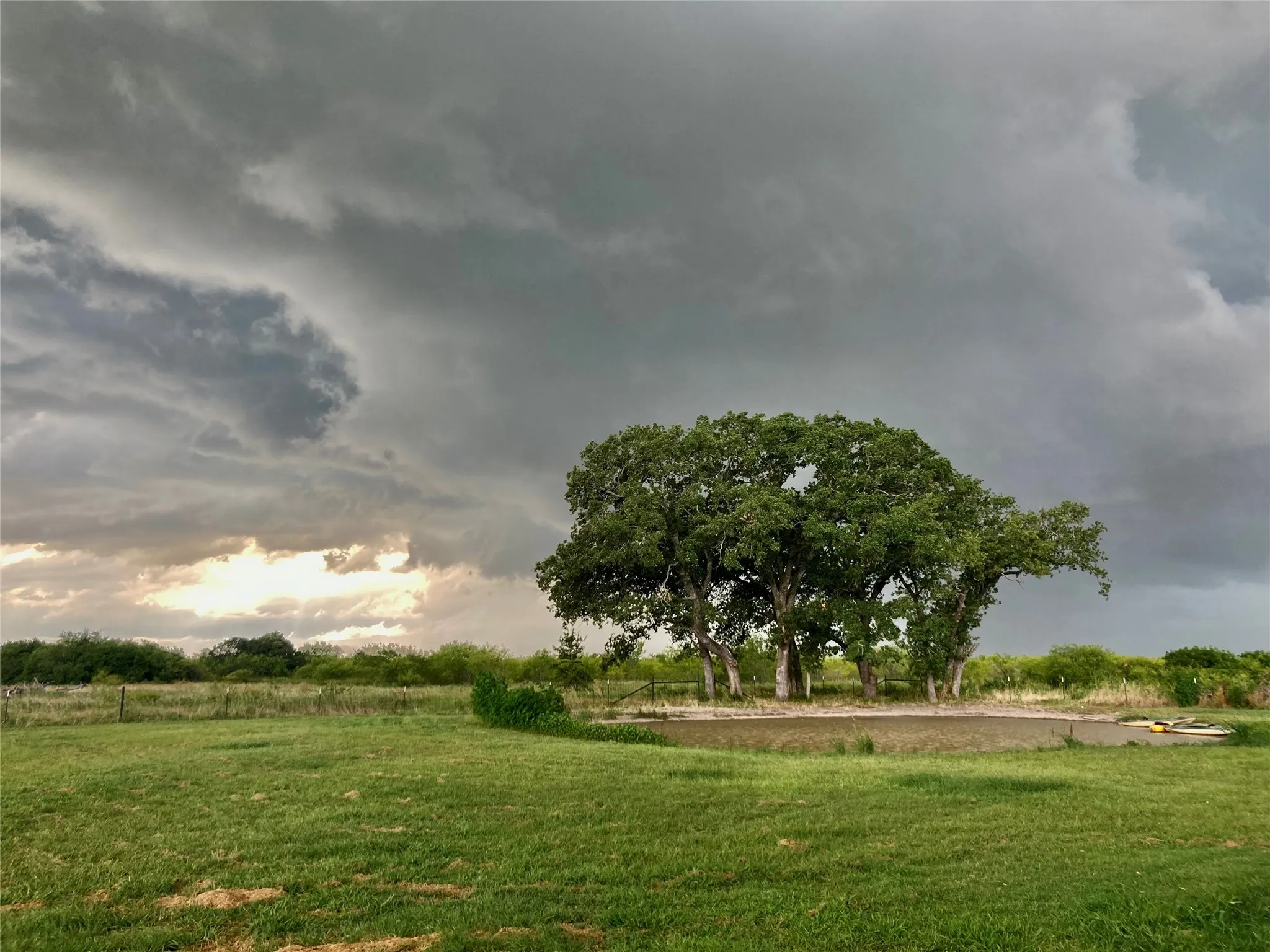 Single Family Residence For Sale in Mc Lennan County , 325 Grassy Way, Elm Mott, Texas 76640, 4 Bedroom, 3 Bathroom, Garage spaces, 1,798 Sqft, built in 1983, mls#21351932, Real Estate Agent in Elm Mott, Homes For Sale in Mc Lennan county, Homes For Sale in Elm Mott, Realtor in Elm Mott Texas, Real Estate Brokerage Independent Realty Texas, Luminita Cordes Realtor
