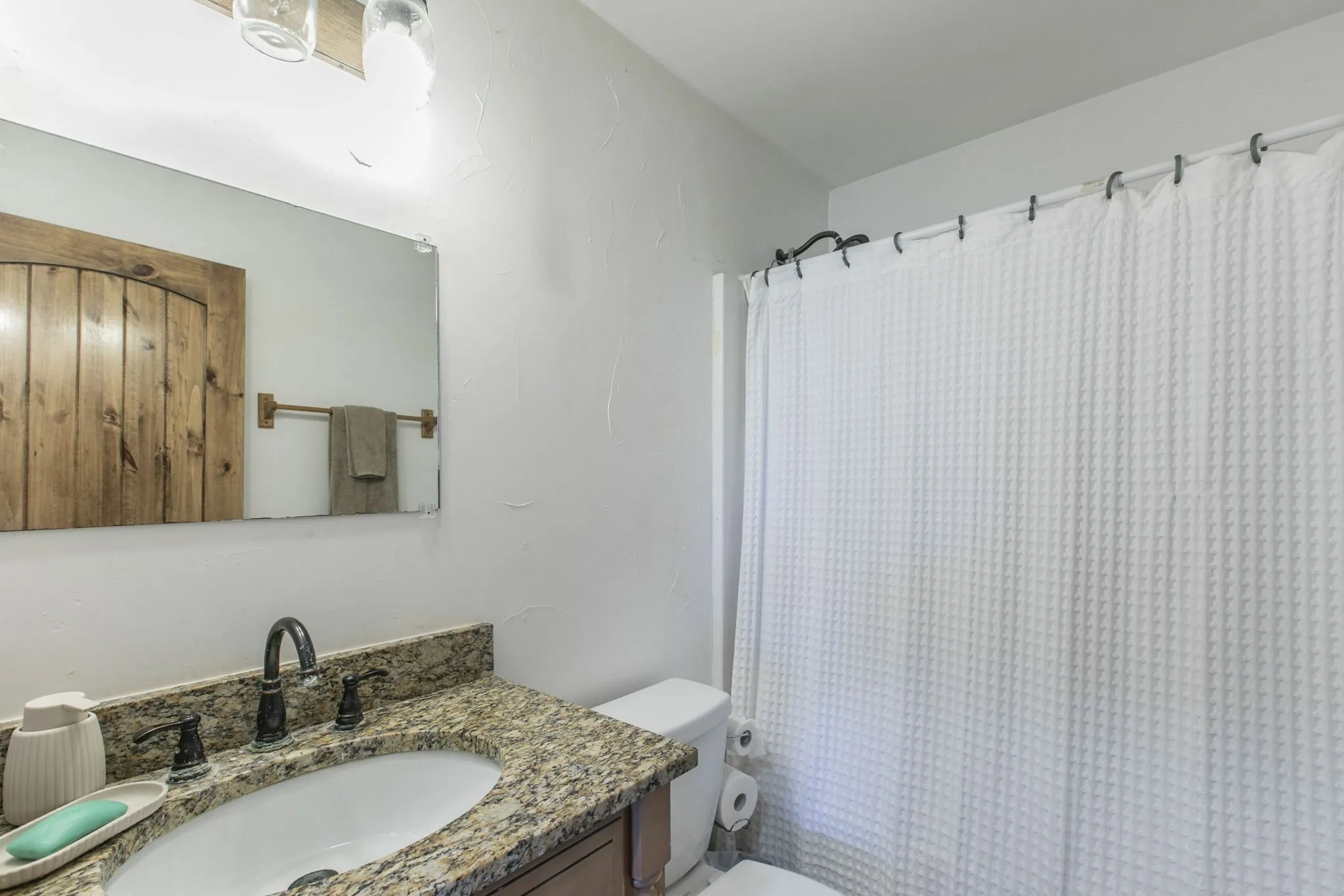 Single Family Residence For Sale in Mc Lennan County , 325 Grassy Way, Elm Mott, Texas 76640, 4 Bedroom, 3 Bathroom, Garage spaces, 1,798 Sqft, built in 1983, mls#21351932, Real Estate Agent in Elm Mott, Homes For Sale in Mc Lennan county, Homes For Sale in Elm Mott, Realtor in Elm Mott Texas, Real Estate Brokerage Independent Realty Texas, Luminita Cordes Realtor