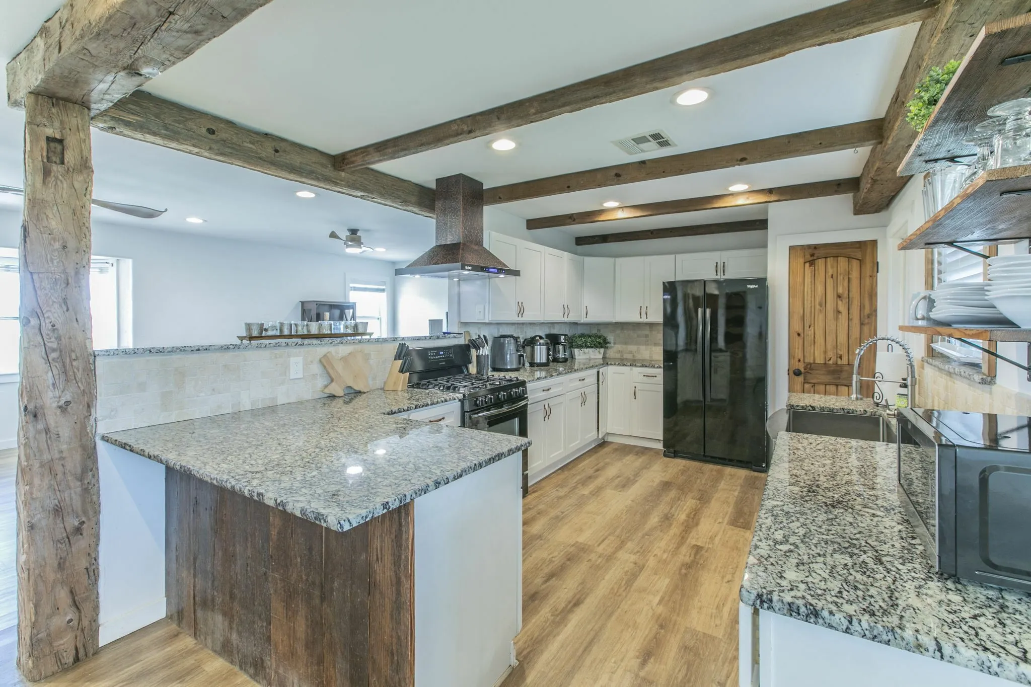 Single Family Residence For Sale in Mc Lennan County , 325 Grassy Way, Elm Mott, Texas 76640, 4 Bedroom, 3 Bathroom, Garage spaces, 1,798 Sqft, built in 1983, mls#21351932, Real Estate Agent in Elm Mott, Homes For Sale in Mc Lennan county, Homes For Sale in Elm Mott, Realtor in Elm Mott Texas, Real Estate Brokerage Independent Realty Texas, Luminita Cordes Realtor