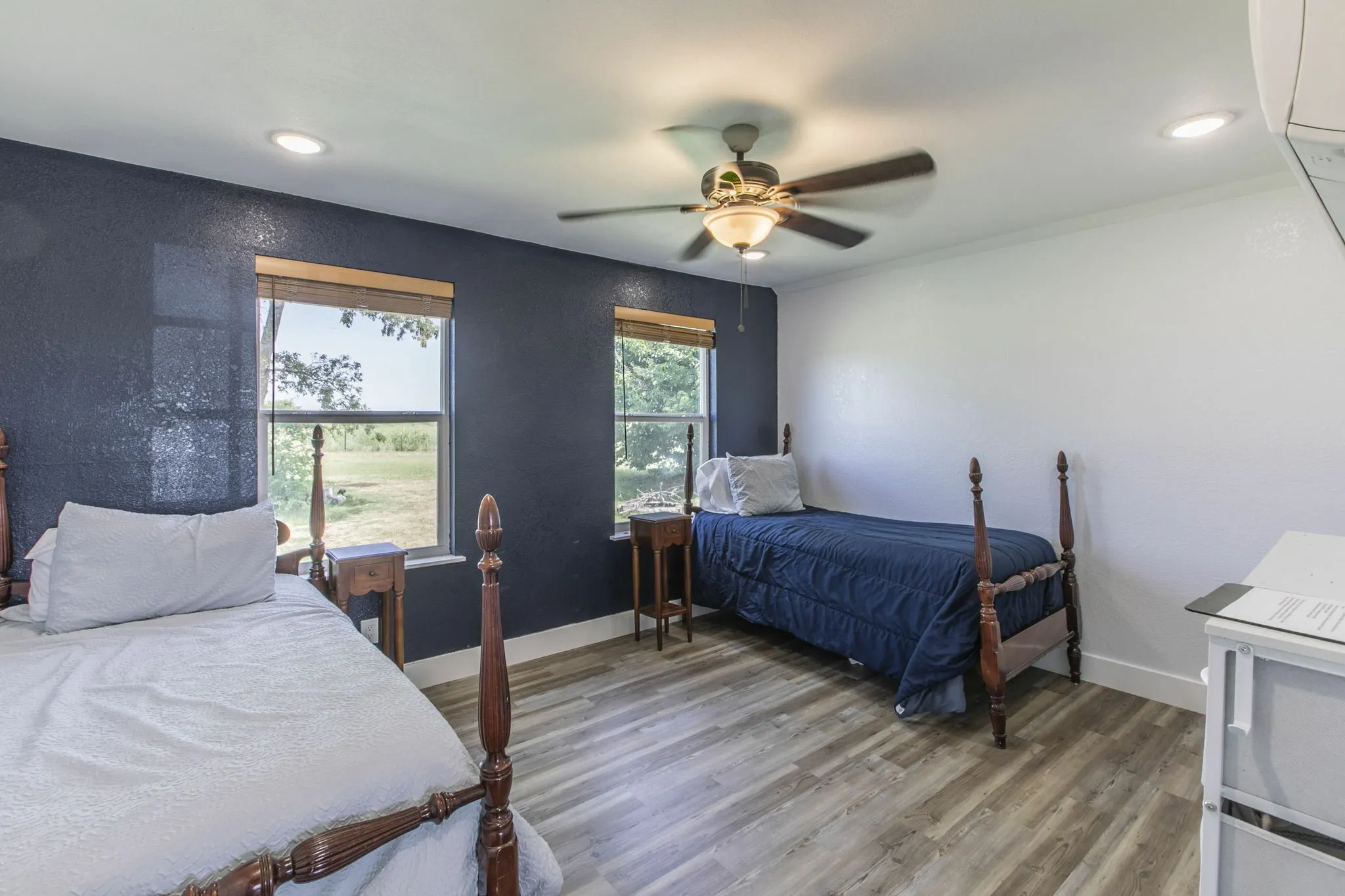 Single Family Residence For Sale in Mc Lennan County , 325 Grassy Way, Elm Mott, Texas 76640, 4 Bedroom, 3 Bathroom, Garage spaces, 1,798 Sqft, built in 1983, mls#21351932, Real Estate Agent in Elm Mott, Homes For Sale in Mc Lennan county, Homes For Sale in Elm Mott, Realtor in Elm Mott Texas, Real Estate Brokerage Independent Realty Texas, Luminita Cordes Realtor
