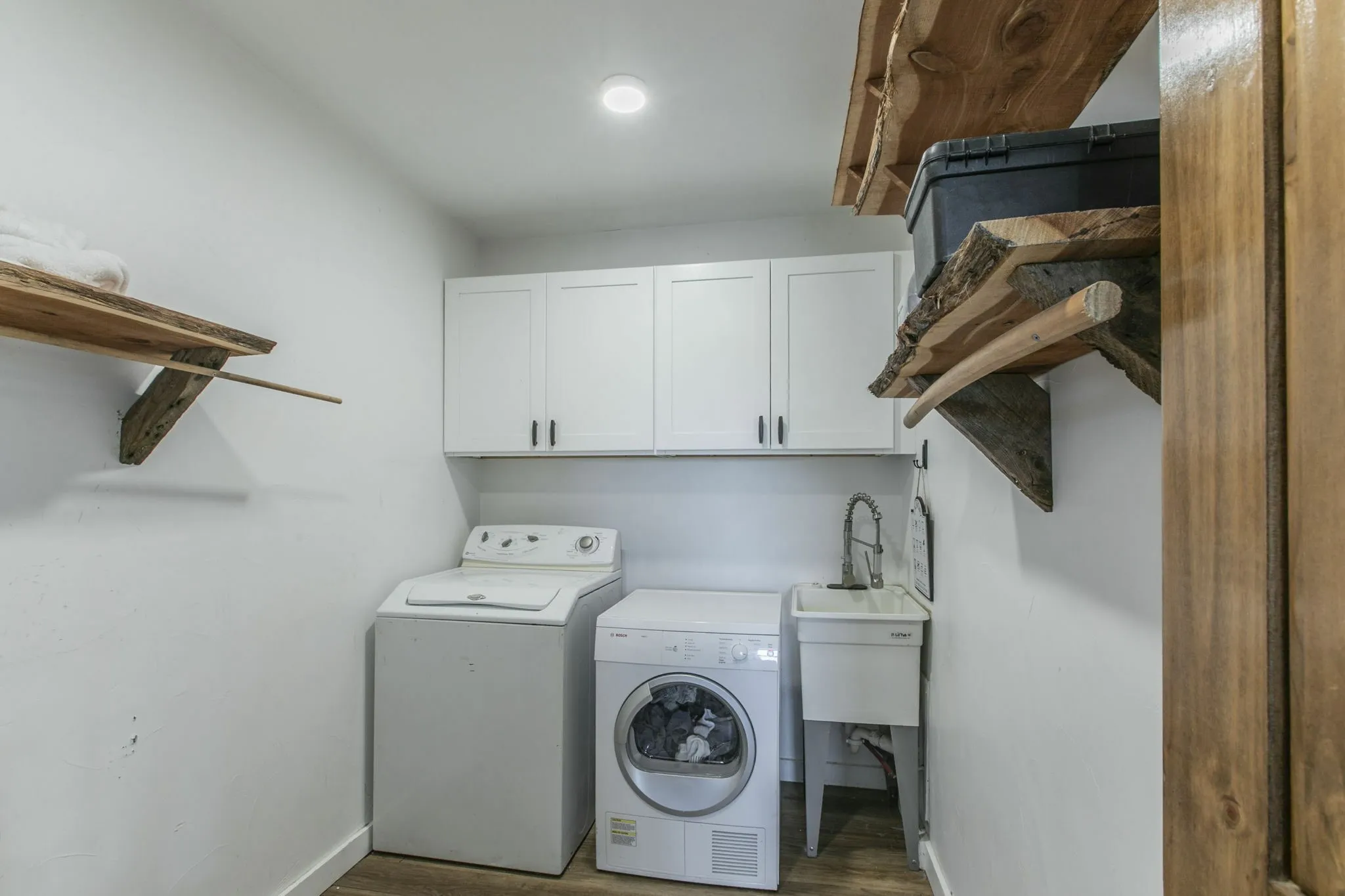 Single Family Residence For Sale in Mc Lennan County , 325 Grassy Way, Elm Mott, Texas 76640, 4 Bedroom, 3 Bathroom, Garage spaces, 1,798 Sqft, built in 1983, mls#21351932, Real Estate Agent in Elm Mott, Homes For Sale in Mc Lennan county, Homes For Sale in Elm Mott, Realtor in Elm Mott Texas, Real Estate Brokerage Independent Realty Texas, Luminita Cordes Realtor