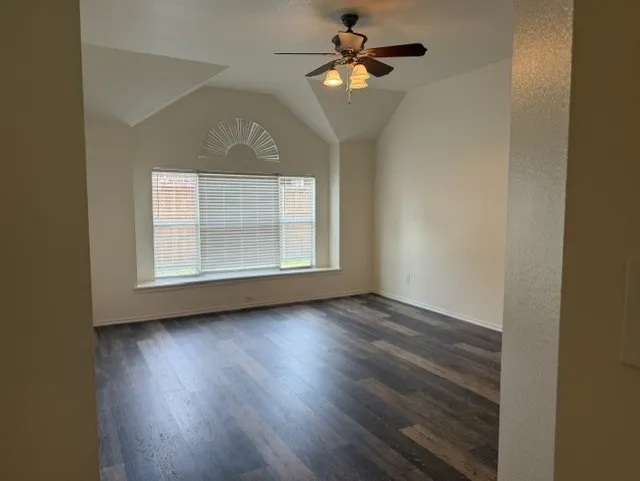 Single Family Residence For Rent in Collin County , 509 S Avalanche Drive, Murphy, Texas 75094, 5 Bedroom, 3 Bathroom, 2 Garage spaces, 2,742 Sqft, built in 2005, mls#21352238, Real Estate Agent in Murphy, Homes For Rent in Collin county, Homes For Rent in Murphy, Realtor in Murphy Texas, Real Estate Brokerage Independent Realty Texas, Luminita Cordes Realtor