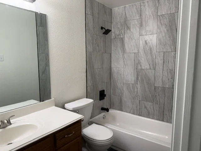Single Family Residence For Rent in Collin County , 509 S Avalanche Drive, Murphy, Texas 75094, 5 Bedroom, 3 Bathroom, 2 Garage spaces, 2,742 Sqft, built in 2005, mls#21352238, Real Estate Agent in Murphy, Homes For Rent in Collin county, Homes For Rent in Murphy, Realtor in Murphy Texas, Real Estate Brokerage Independent Realty Texas, Luminita Cordes Realtor