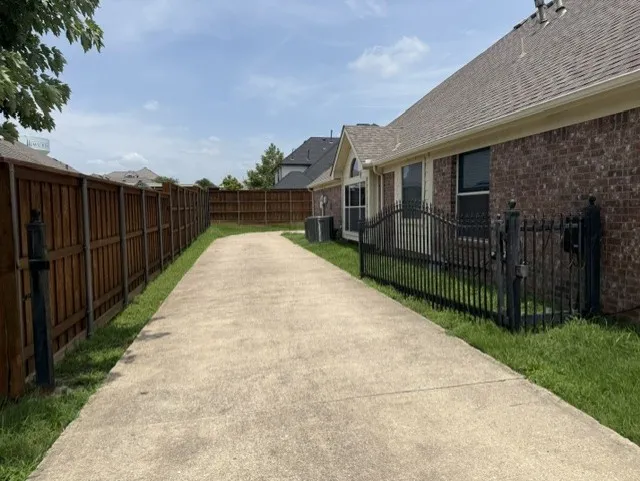 Single Family Residence For Rent in Collin County , 509 S Avalanche Drive, Murphy, Texas 75094, 5 Bedroom, 3 Bathroom, 2 Garage spaces, 2,742 Sqft, built in 2005, mls#21352238, Real Estate Agent in Murphy, Homes For Rent in Collin county, Homes For Rent in Murphy, Realtor in Murphy Texas, Real Estate Brokerage Independent Realty Texas, Luminita Cordes Realtor