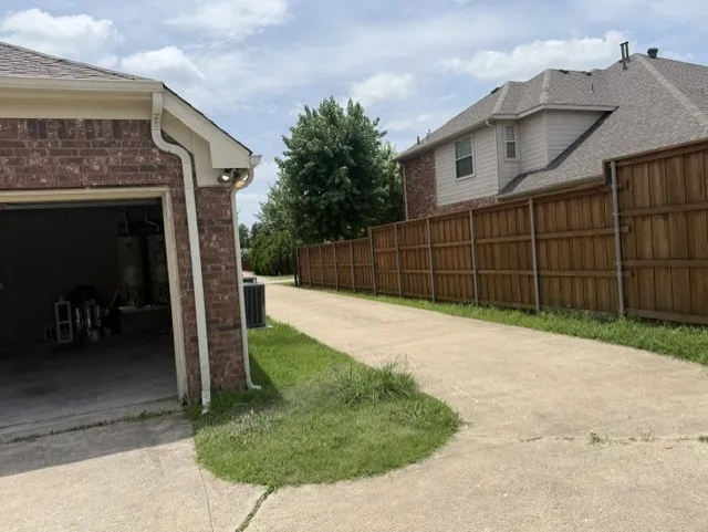 Single Family Residence For Rent in Collin County , 509 S Avalanche Drive, Murphy, Texas 75094, 5 Bedroom, 3 Bathroom, 2 Garage spaces, 2,742 Sqft, built in 2005, mls#21352238, Real Estate Agent in Murphy, Homes For Rent in Collin county, Homes For Rent in Murphy, Realtor in Murphy Texas, Real Estate Brokerage Independent Realty Texas, Luminita Cordes Realtor