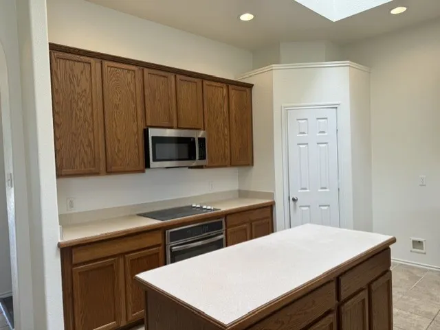 Single Family Residence For Rent in Collin County , 509 S Avalanche Drive, Murphy, Texas 75094, 5 Bedroom, 3 Bathroom, 2 Garage spaces, 2,742 Sqft, built in 2005, mls#21352238, Real Estate Agent in Murphy, Homes For Rent in Collin county, Homes For Rent in Murphy, Realtor in Murphy Texas, Real Estate Brokerage Independent Realty Texas, Luminita Cordes Realtor