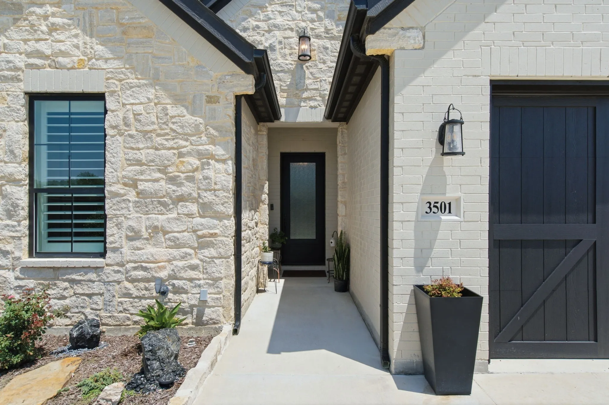 Single Family Residence For Sale in Tarrant County , 3501 Barber Creek Court, Fort Worth, Texas 76244, 3 Bedroom, 3 Bathroom, 2 Garage spaces, 2,641 Sqft, built in 2022, mls#21340789, Real Estate Agent in Fort Worth, Homes For Sale in Tarrant county, Homes For Sale in Fort Worth, Realtor in Fort Worth Texas, Real Estate Brokerage Independent Realty Texas, Luminita Cordes Realtor