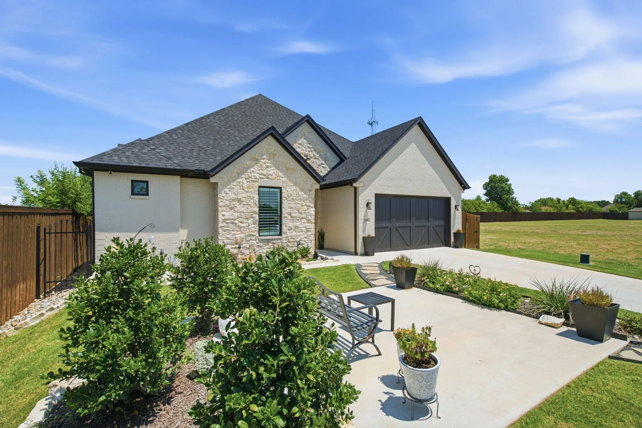 Single Family Residence For Sale in Tarrant County , 3501 Barber Creek Court, Fort Worth, Texas 76244, 3 Bedroom, 3 Bathroom, 2 Garage spaces, 2,641 Sqft, built in 2022, mls#21340789, Real Estate Agent in Fort Worth, Homes For Sale in Tarrant county, Homes For Sale in Fort Worth, Realtor in Fort Worth Texas, Real Estate Brokerage Independent Realty Texas, Luminita Cordes Realtor