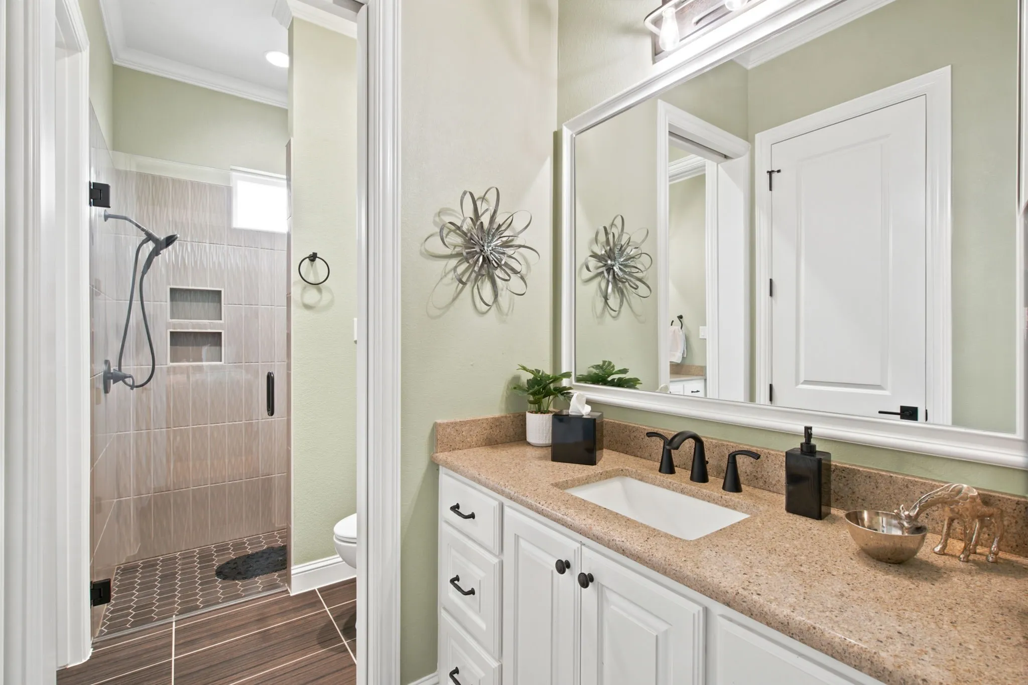 Single Family Residence For Sale in Tarrant County , 3501 Barber Creek Court, Fort Worth, Texas 76244, 3 Bedroom, 3 Bathroom, 2 Garage spaces, 2,641 Sqft, built in 2022, mls#21340789, Real Estate Agent in Fort Worth, Homes For Sale in Tarrant county, Homes For Sale in Fort Worth, Realtor in Fort Worth Texas, Real Estate Brokerage Independent Realty Texas, Luminita Cordes Realtor
