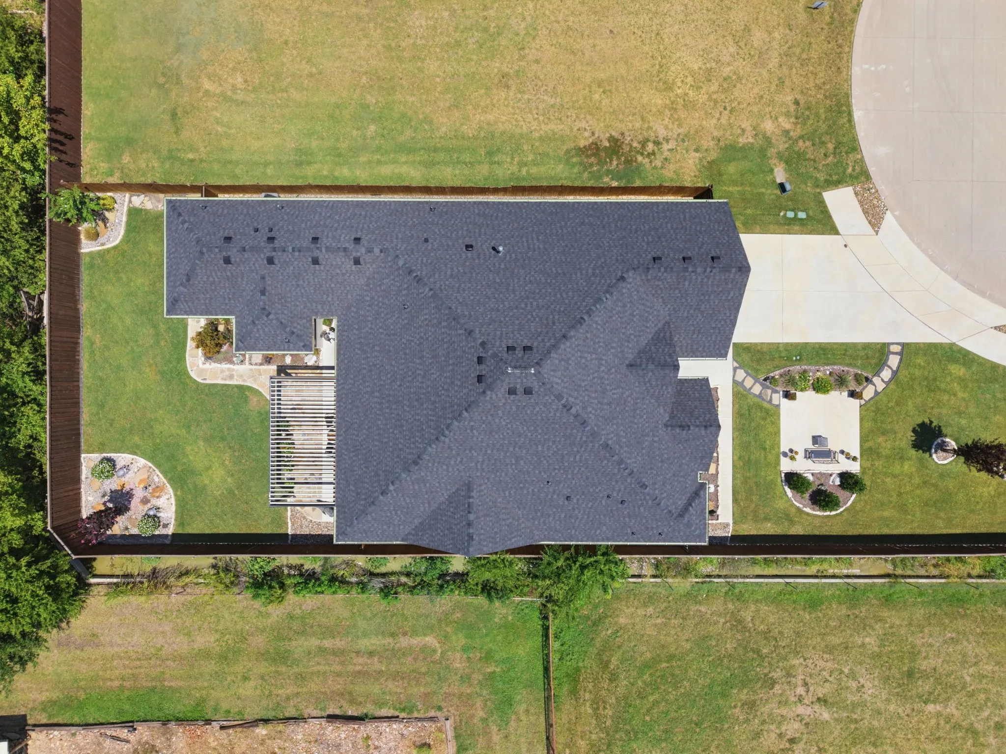 Single Family Residence For Sale in Tarrant County , 3501 Barber Creek Court, Fort Worth, Texas 76244, 3 Bedroom, 3 Bathroom, 2 Garage spaces, 2,641 Sqft, built in 2022, mls#21340789, Real Estate Agent in Fort Worth, Homes For Sale in Tarrant county, Homes For Sale in Fort Worth, Realtor in Fort Worth Texas, Real Estate Brokerage Independent Realty Texas, Luminita Cordes Realtor