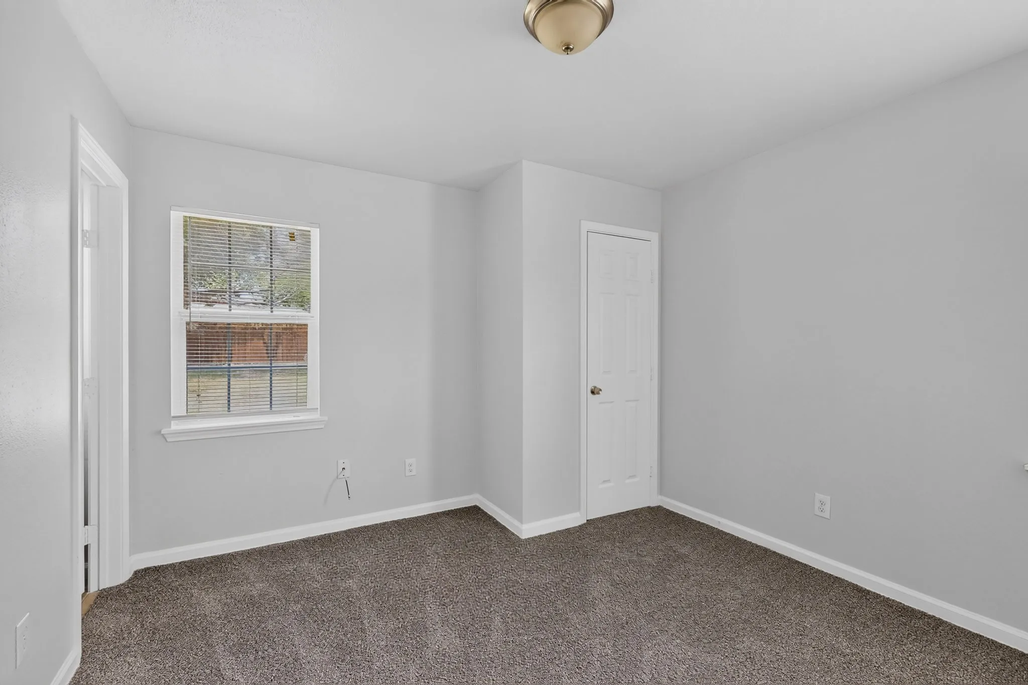 Single Family Residence For Rent in Tarrant County , 4525 Hunter Street, Haltom City, Texas 76117, 3 Bedroom, 2 Bathroom, 1 Garage spaces, 1,061 Sqft, built in 1960, mls#21352247, Real Estate Agent in Haltom City, Homes For Rent in Tarrant county, Homes For Rent in Haltom City, Realtor in Haltom City Texas, Real Estate Brokerage Independent Realty Texas, Luminita Cordes Realtor