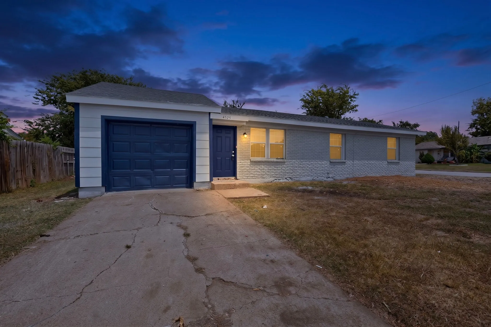 Single Family Residence For Rent in Tarrant County , 4525 Hunter Street, Haltom City, Texas 76117, 3 Bedroom, 2 Bathroom, 1 Garage spaces, 1,061 Sqft, built in 1960, mls#21352247, Real Estate Agent in Haltom City, Homes For Rent in Tarrant county, Homes For Rent in Haltom City, Realtor in Haltom City Texas, Real Estate Brokerage Independent Realty Texas, Luminita Cordes Realtor