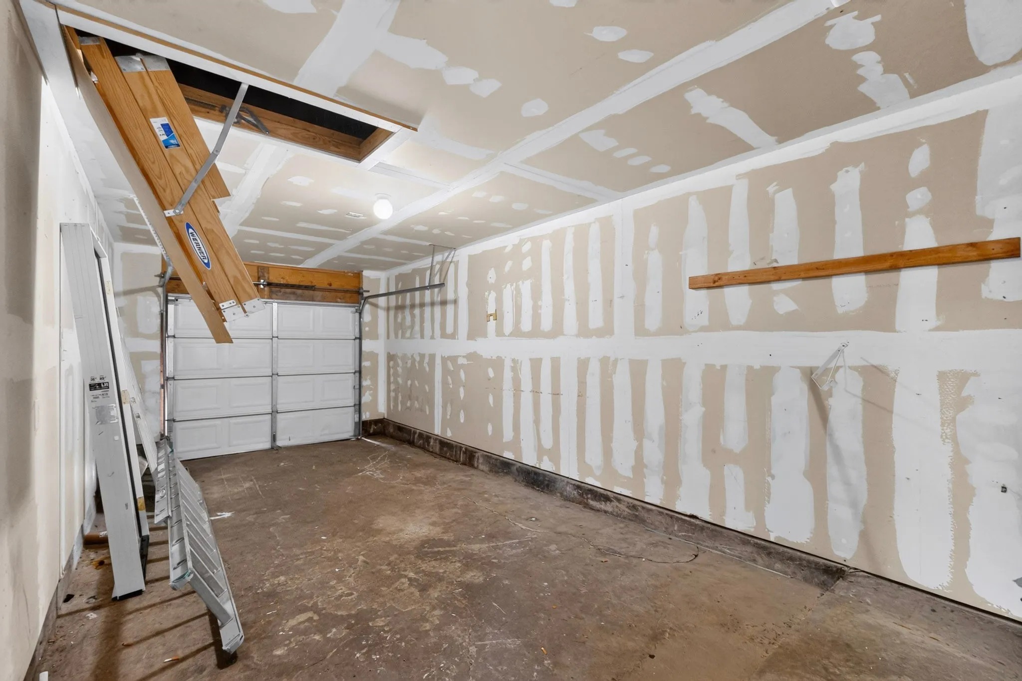 Single Family Residence For Rent in Tarrant County , 4525 Hunter Street, Haltom City, Texas 76117, 3 Bedroom, 2 Bathroom, 1 Garage spaces, 1,061 Sqft, built in 1960, mls#21352247, Real Estate Agent in Haltom City, Homes For Rent in Tarrant county, Homes For Rent in Haltom City, Realtor in Haltom City Texas, Real Estate Brokerage Independent Realty Texas, Luminita Cordes Realtor