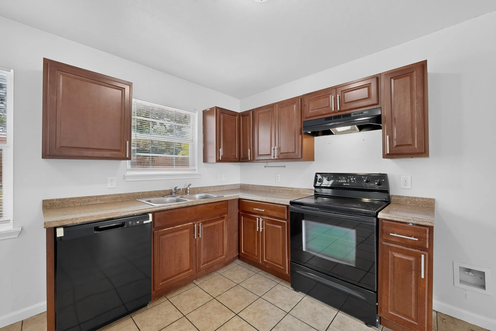 Single Family Residence For Rent in Tarrant County , 4525 Hunter Street, Haltom City, Texas 76117, 3 Bedroom, 2 Bathroom, 1 Garage spaces, 1,061 Sqft, built in 1960, mls#21352247, Real Estate Agent in Haltom City, Homes For Rent in Tarrant county, Homes For Rent in Haltom City, Realtor in Haltom City Texas, Real Estate Brokerage Independent Realty Texas, Luminita Cordes Realtor