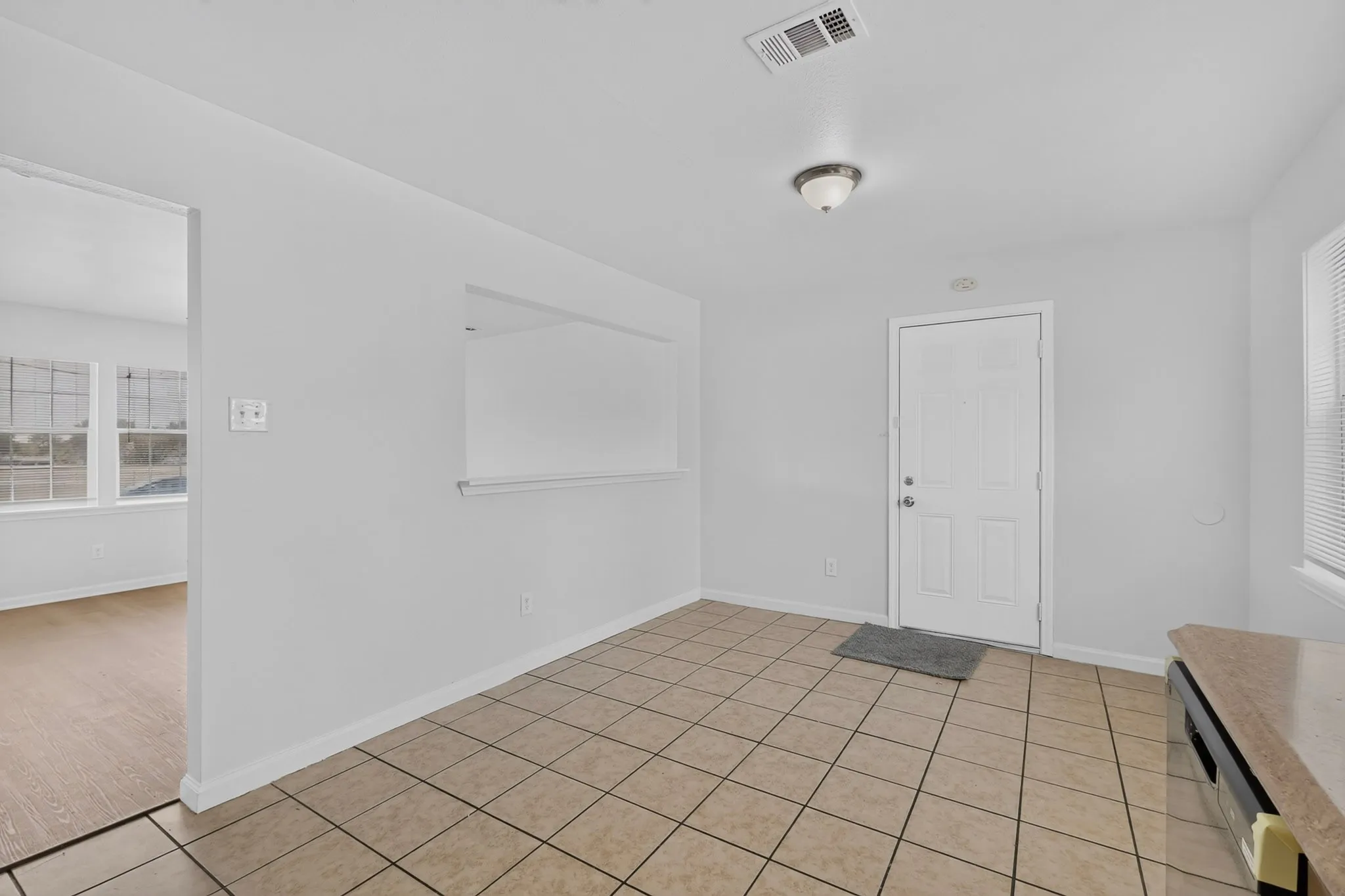 Single Family Residence For Rent in Tarrant County , 4525 Hunter Street, Haltom City, Texas 76117, 3 Bedroom, 2 Bathroom, 1 Garage spaces, 1,061 Sqft, built in 1960, mls#21352247, Real Estate Agent in Haltom City, Homes For Rent in Tarrant county, Homes For Rent in Haltom City, Realtor in Haltom City Texas, Real Estate Brokerage Independent Realty Texas, Luminita Cordes Realtor
