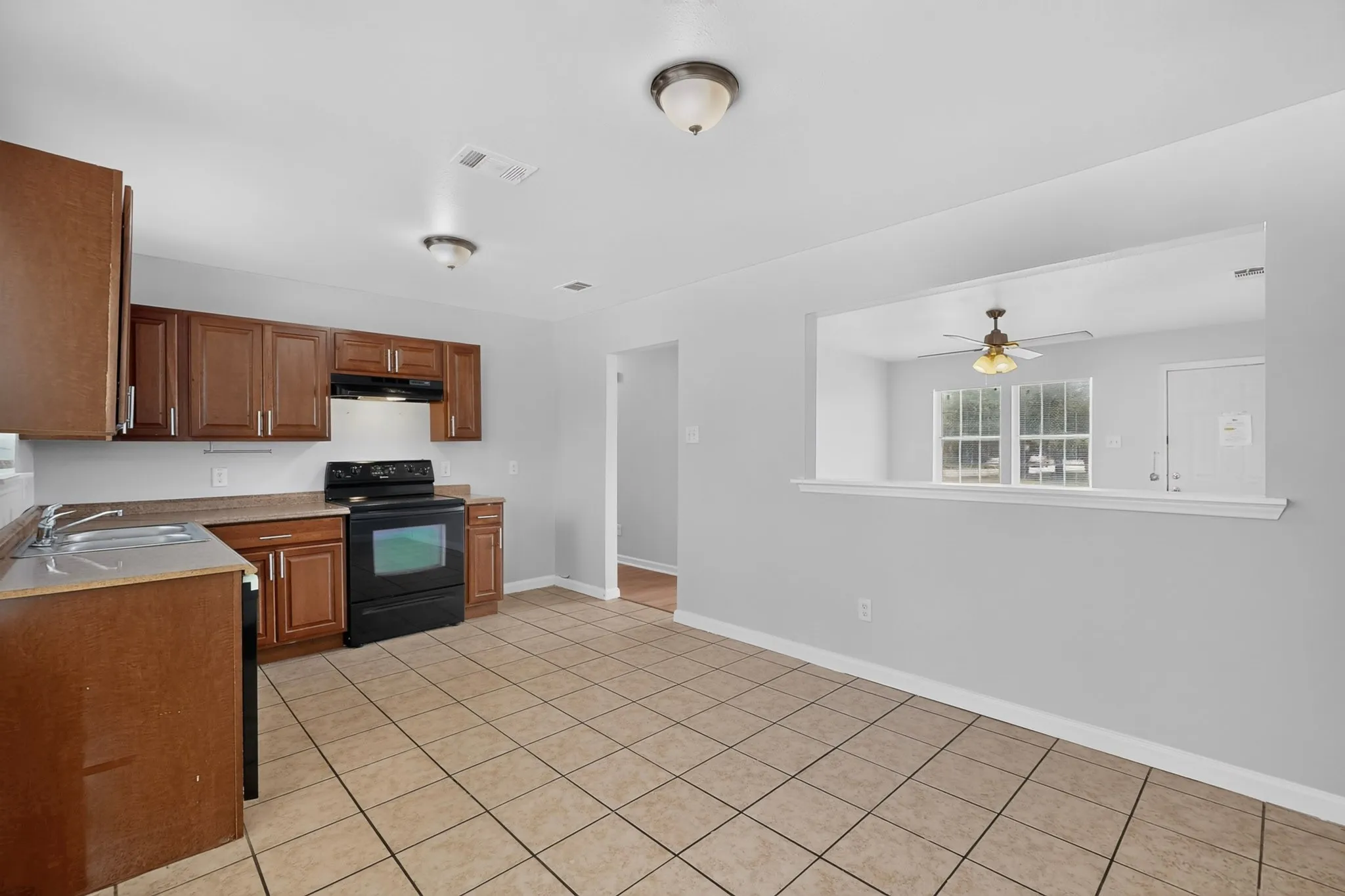 Single Family Residence For Rent in Tarrant County , 4525 Hunter Street, Haltom City, Texas 76117, 3 Bedroom, 2 Bathroom, 1 Garage spaces, 1,061 Sqft, built in 1960, mls#21352247, Real Estate Agent in Haltom City, Homes For Rent in Tarrant county, Homes For Rent in Haltom City, Realtor in Haltom City Texas, Real Estate Brokerage Independent Realty Texas, Luminita Cordes Realtor