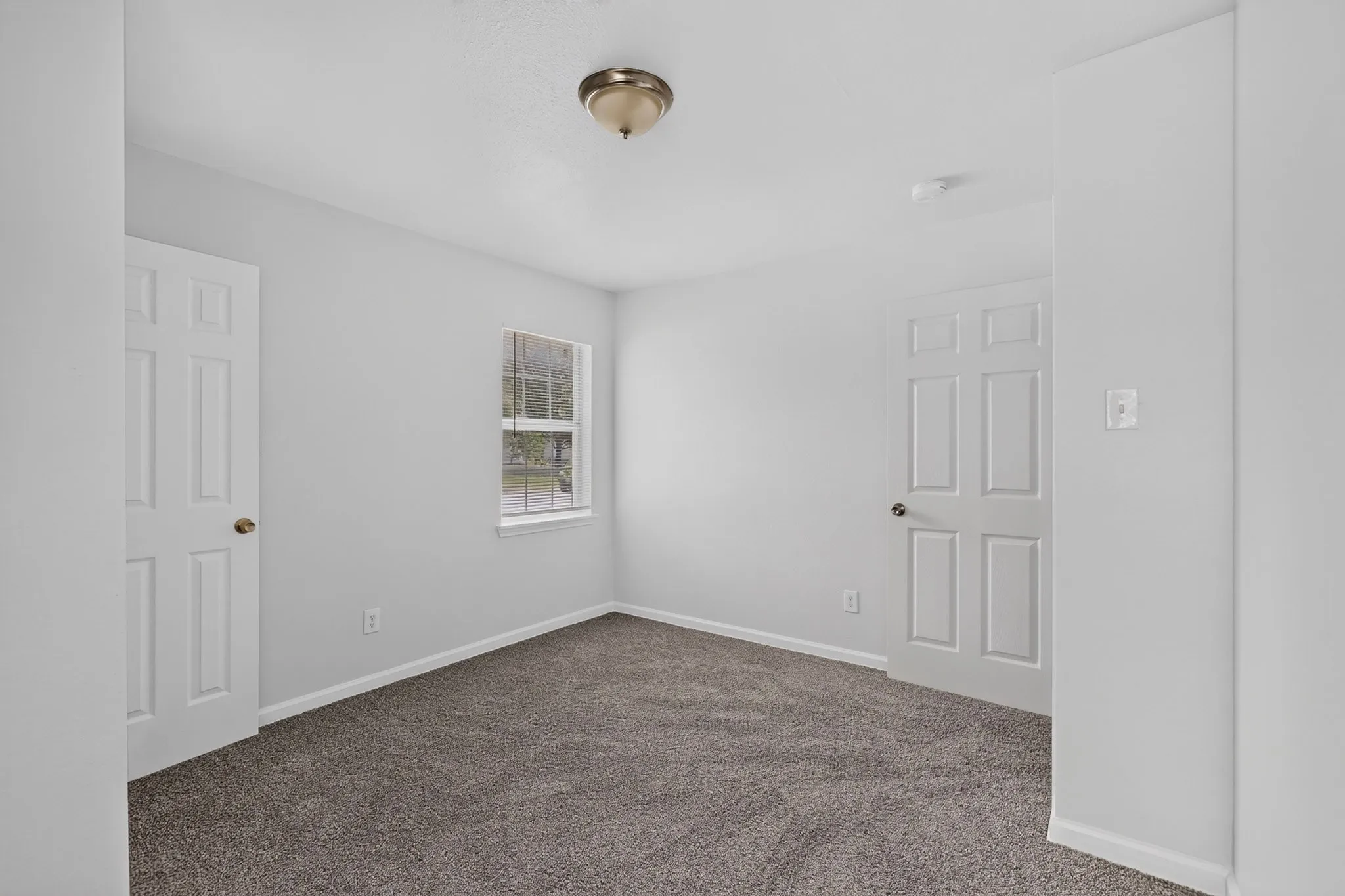Single Family Residence For Rent in Tarrant County , 4525 Hunter Street, Haltom City, Texas 76117, 3 Bedroom, 2 Bathroom, 1 Garage spaces, 1,061 Sqft, built in 1960, mls#21352247, Real Estate Agent in Haltom City, Homes For Rent in Tarrant county, Homes For Rent in Haltom City, Realtor in Haltom City Texas, Real Estate Brokerage Independent Realty Texas, Luminita Cordes Realtor