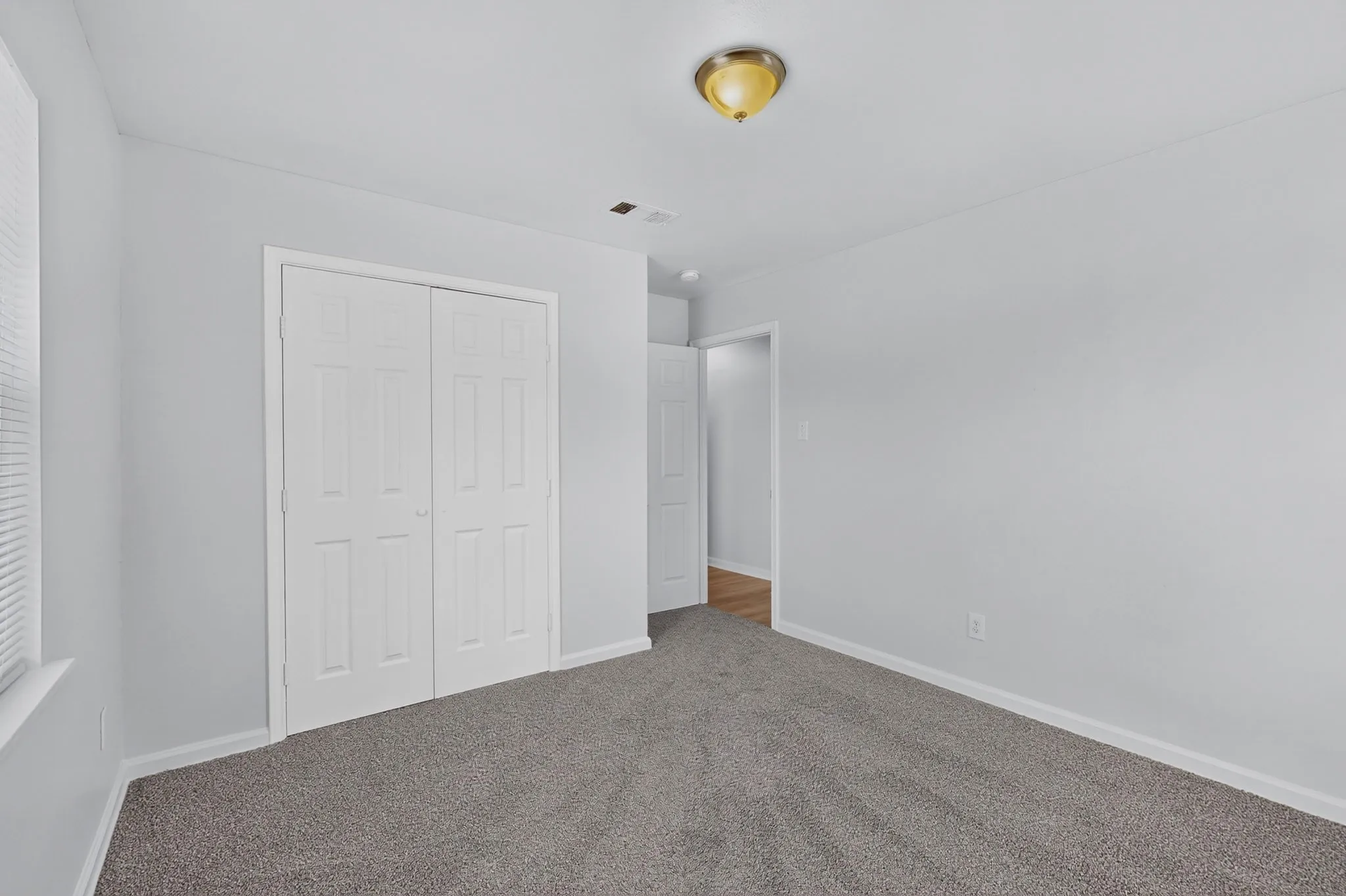 Single Family Residence For Rent in Tarrant County , 4525 Hunter Street, Haltom City, Texas 76117, 3 Bedroom, 2 Bathroom, 1 Garage spaces, 1,061 Sqft, built in 1960, mls#21352247, Real Estate Agent in Haltom City, Homes For Rent in Tarrant county, Homes For Rent in Haltom City, Realtor in Haltom City Texas, Real Estate Brokerage Independent Realty Texas, Luminita Cordes Realtor