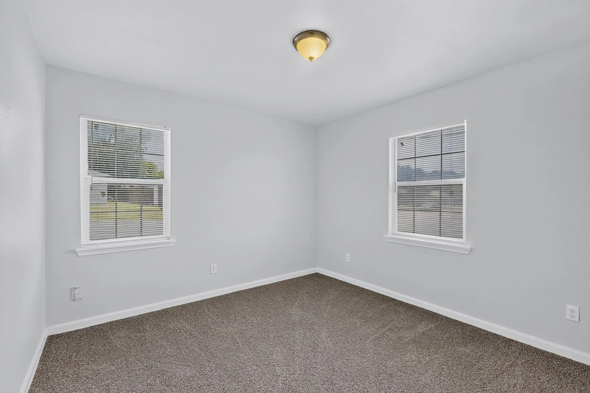 Single Family Residence For Rent in Tarrant County , 4525 Hunter Street, Haltom City, Texas 76117, 3 Bedroom, 2 Bathroom, 1 Garage spaces, 1,061 Sqft, built in 1960, mls#21352247, Real Estate Agent in Haltom City, Homes For Rent in Tarrant county, Homes For Rent in Haltom City, Realtor in Haltom City Texas, Real Estate Brokerage Independent Realty Texas, Luminita Cordes Realtor