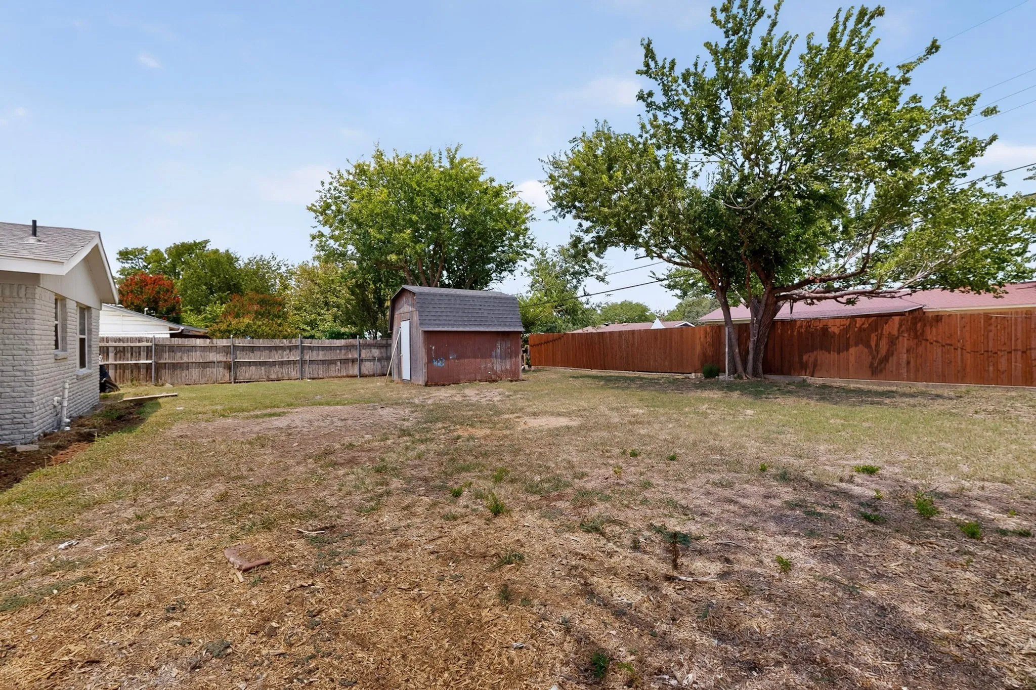 Single Family Residence For Rent in Tarrant County , 4525 Hunter Street, Haltom City, Texas 76117, 3 Bedroom, 2 Bathroom, 1 Garage spaces, 1,061 Sqft, built in 1960, mls#21352247, Real Estate Agent in Haltom City, Homes For Rent in Tarrant county, Homes For Rent in Haltom City, Realtor in Haltom City Texas, Real Estate Brokerage Independent Realty Texas, Luminita Cordes Realtor