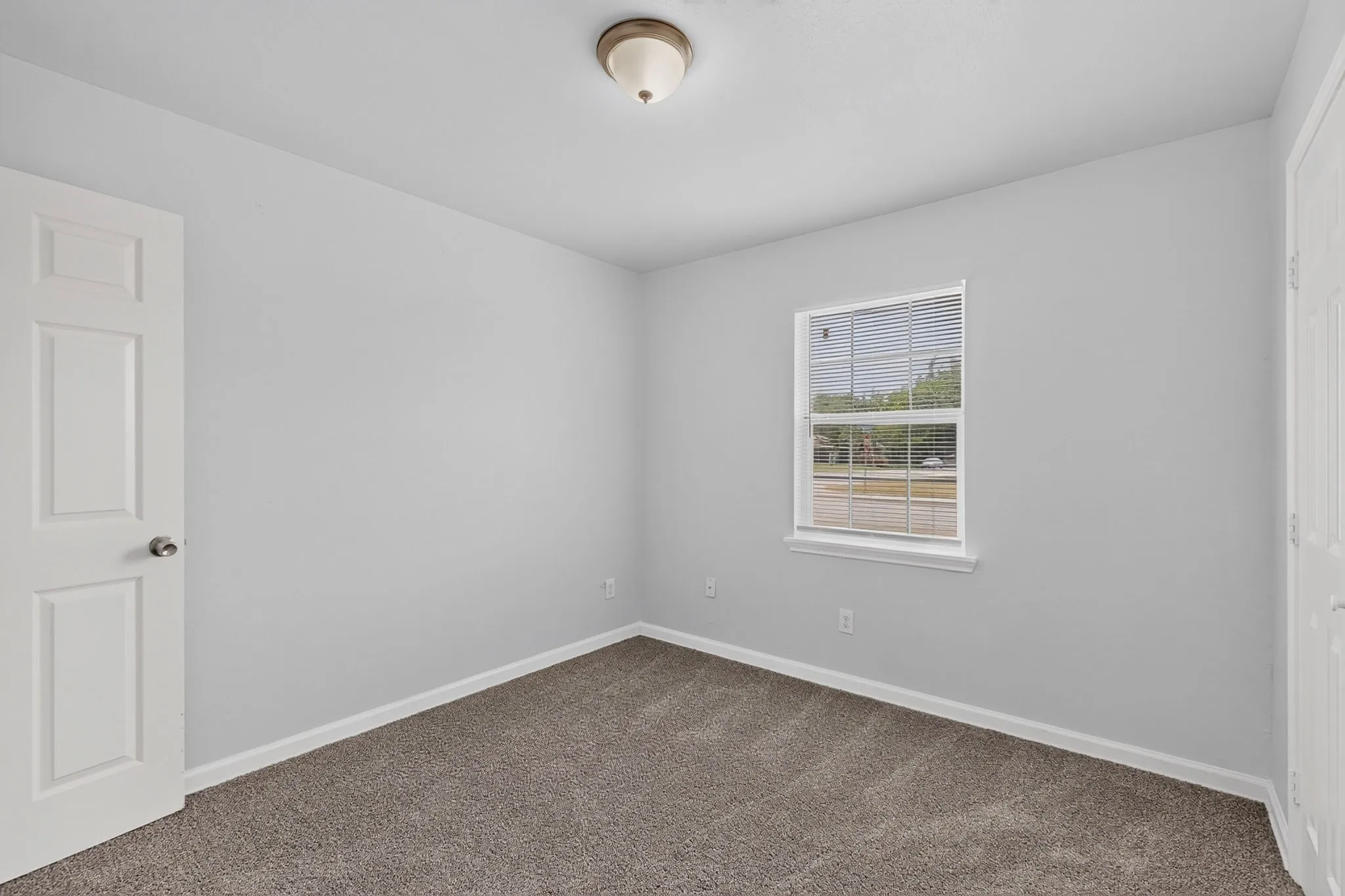 Single Family Residence For Rent in Tarrant County , 4525 Hunter Street, Haltom City, Texas 76117, 3 Bedroom, 2 Bathroom, 1 Garage spaces, 1,061 Sqft, built in 1960, mls#21352247, Real Estate Agent in Haltom City, Homes For Rent in Tarrant county, Homes For Rent in Haltom City, Realtor in Haltom City Texas, Real Estate Brokerage Independent Realty Texas, Luminita Cordes Realtor