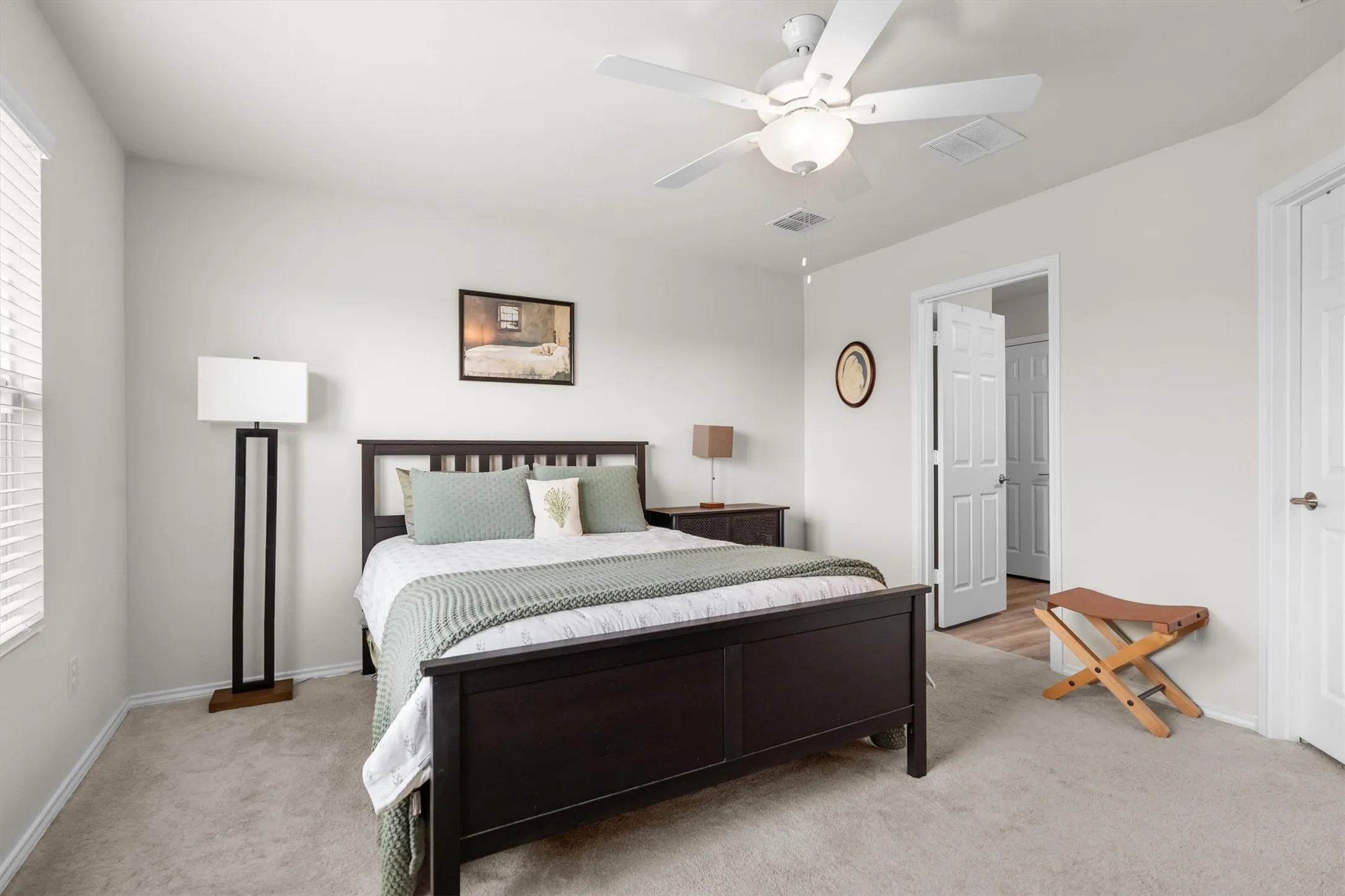 Single Family Residence For Sale in Denton County , 913 Dressage Drive, Haslet, Texas 76052, 3 Bedroom, 2 Bathroom, 2 Garage spaces, 1,427 Sqft, built in 2022, mls#21351235, Real Estate Agent in Haslet, Homes For Sale in Denton county, Homes For Sale in Haslet, Realtor in Haslet Texas, Real Estate Brokerage Independent Realty Texas, Luminita Cordes Realtor