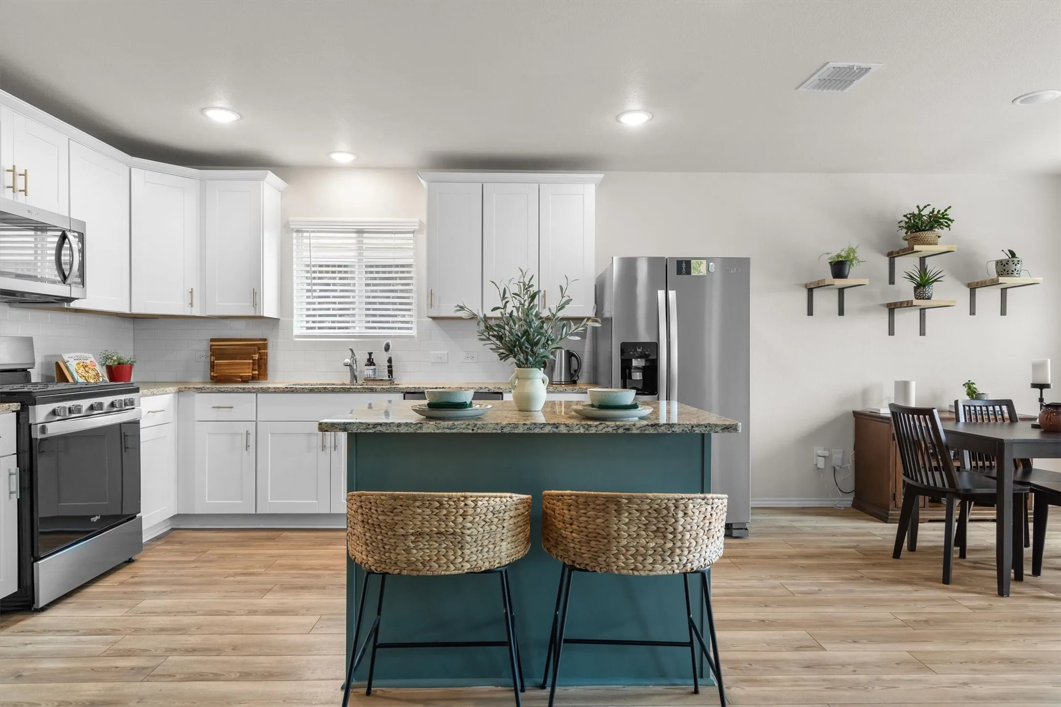 Single Family Residence For Sale in Denton County , 913 Dressage Drive, Haslet, Texas 76052, 3 Bedroom, 2 Bathroom, 2 Garage spaces, 1,427 Sqft, built in 2022, mls#21351235, Real Estate Agent in Haslet, Homes For Sale in Denton county, Homes For Sale in Haslet, Realtor in Haslet Texas, Real Estate Brokerage Independent Realty Texas, Luminita Cordes Realtor