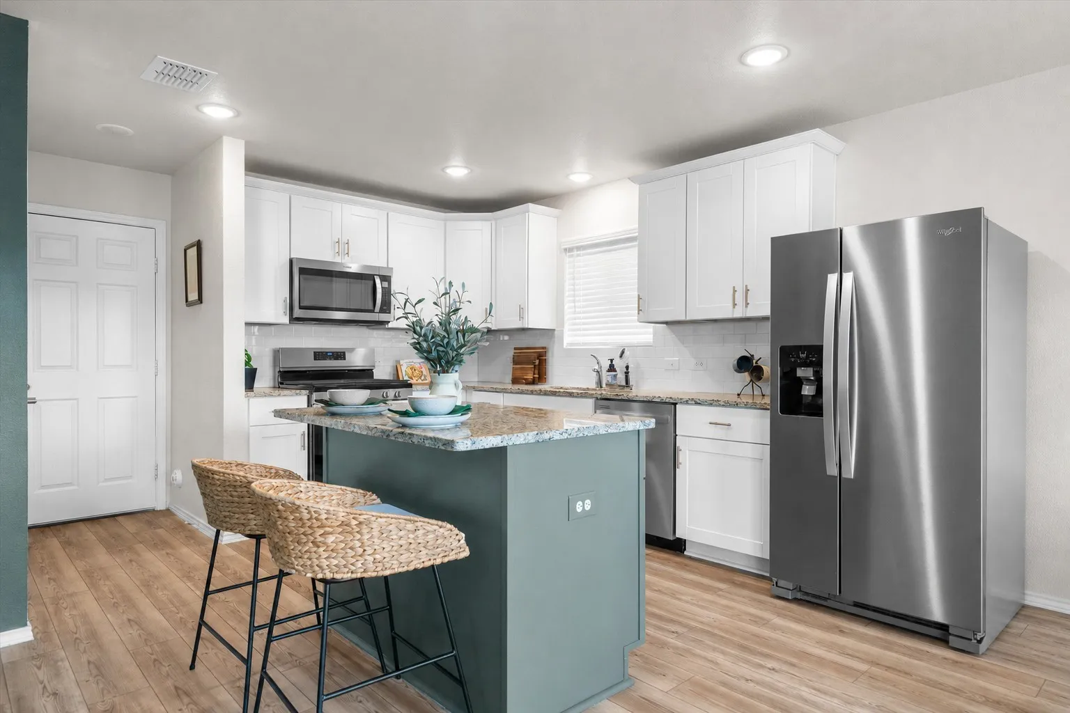 Single Family Residence For Sale in Denton County , 913 Dressage Drive, Haslet, Texas 76052, 3 Bedroom, 2 Bathroom, 2 Garage spaces, 1,427 Sqft, built in 2022, mls#21351235, Real Estate Agent in Haslet, Homes For Sale in Denton county, Homes For Sale in Haslet, Realtor in Haslet Texas, Real Estate Brokerage Independent Realty Texas, Luminita Cordes Realtor
