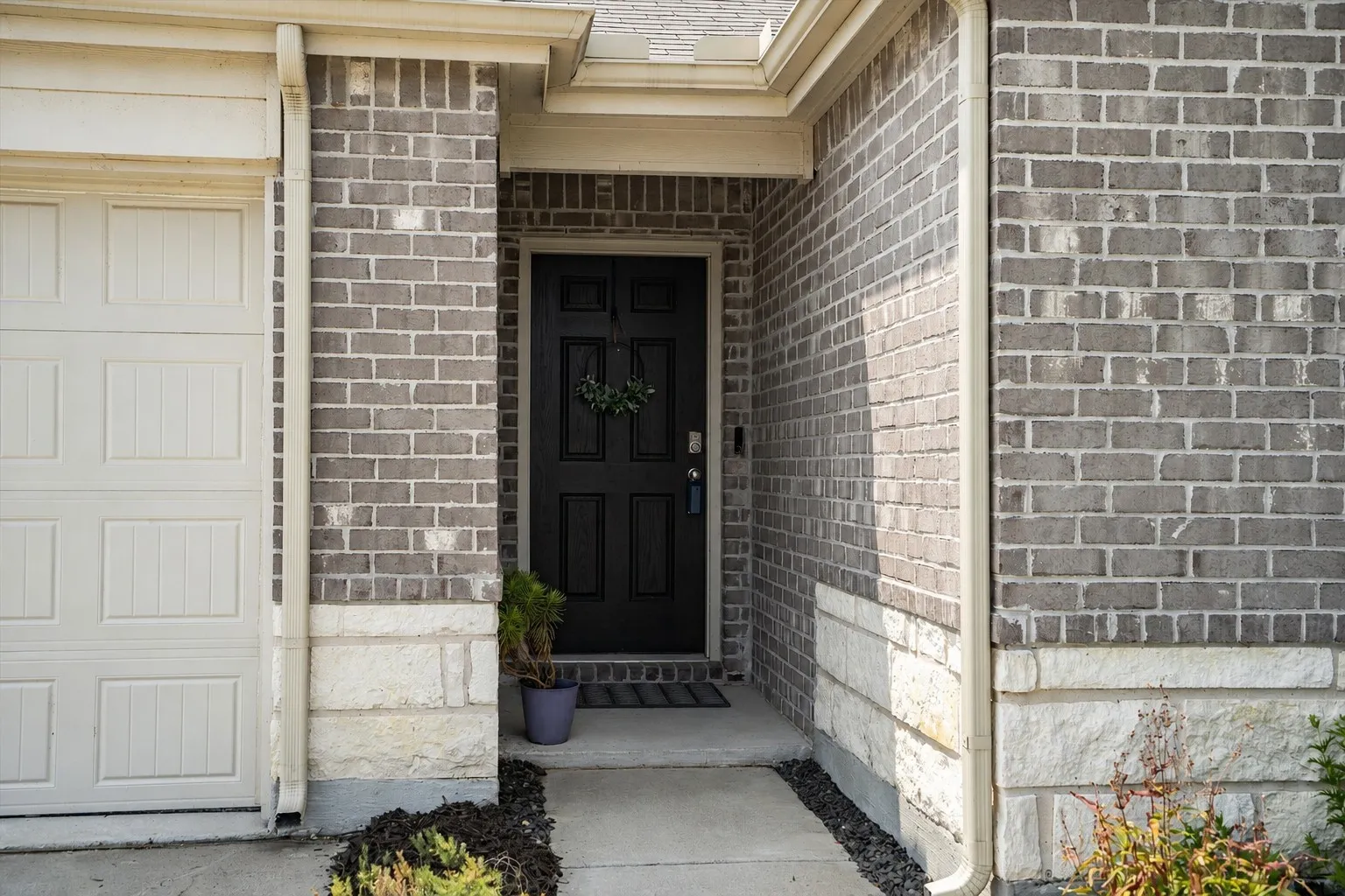 Single Family Residence For Sale in Denton County , 913 Dressage Drive, Haslet, Texas 76052, 3 Bedroom, 2 Bathroom, 2 Garage spaces, 1,427 Sqft, built in 2022, mls#21351235, Real Estate Agent in Haslet, Homes For Sale in Denton county, Homes For Sale in Haslet, Realtor in Haslet Texas, Real Estate Brokerage Independent Realty Texas, Luminita Cordes Realtor
