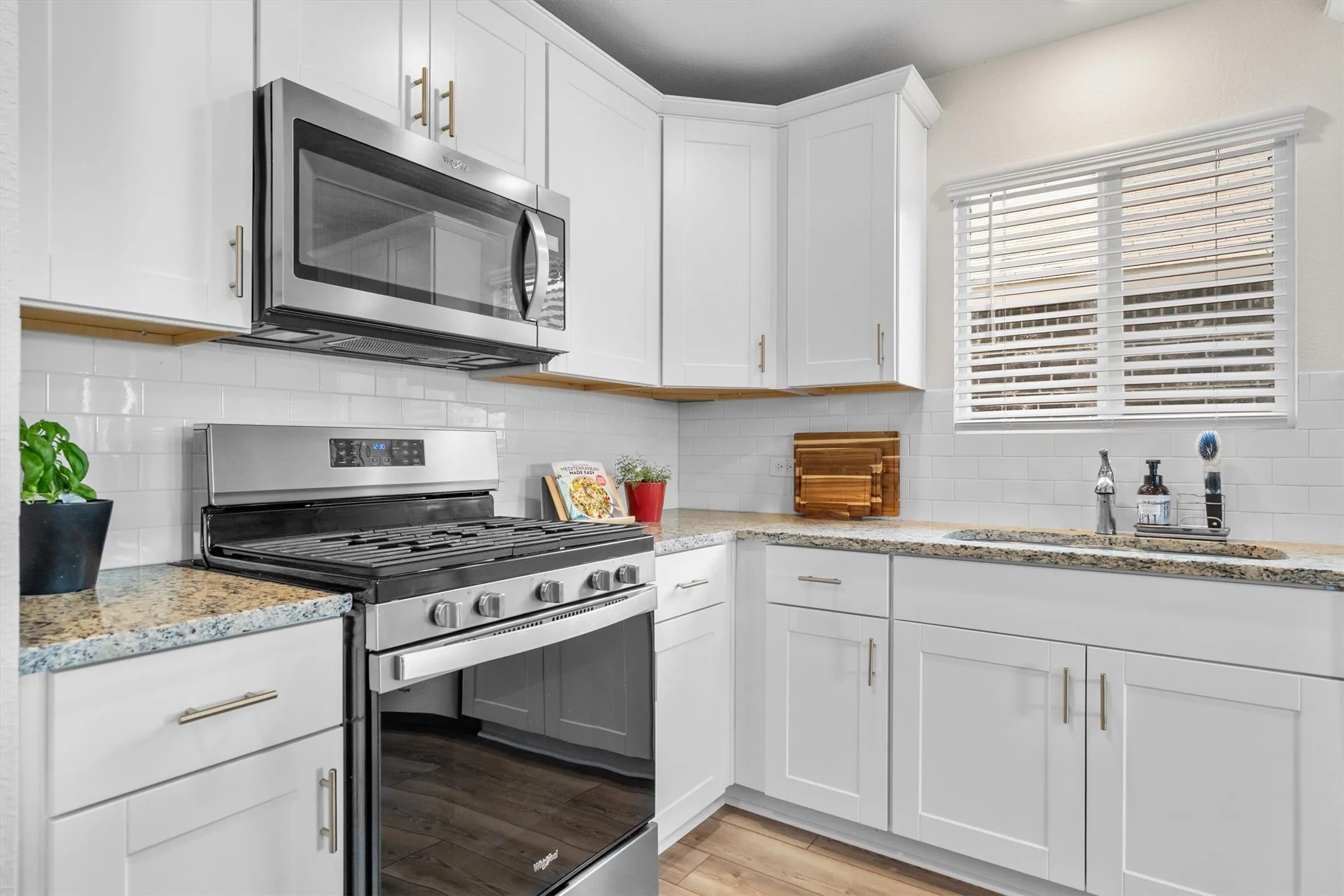 Single Family Residence For Sale in Denton County , 913 Dressage Drive, Haslet, Texas 76052, 3 Bedroom, 2 Bathroom, 2 Garage spaces, 1,427 Sqft, built in 2022, mls#21351235, Real Estate Agent in Haslet, Homes For Sale in Denton county, Homes For Sale in Haslet, Realtor in Haslet Texas, Real Estate Brokerage Independent Realty Texas, Luminita Cordes Realtor