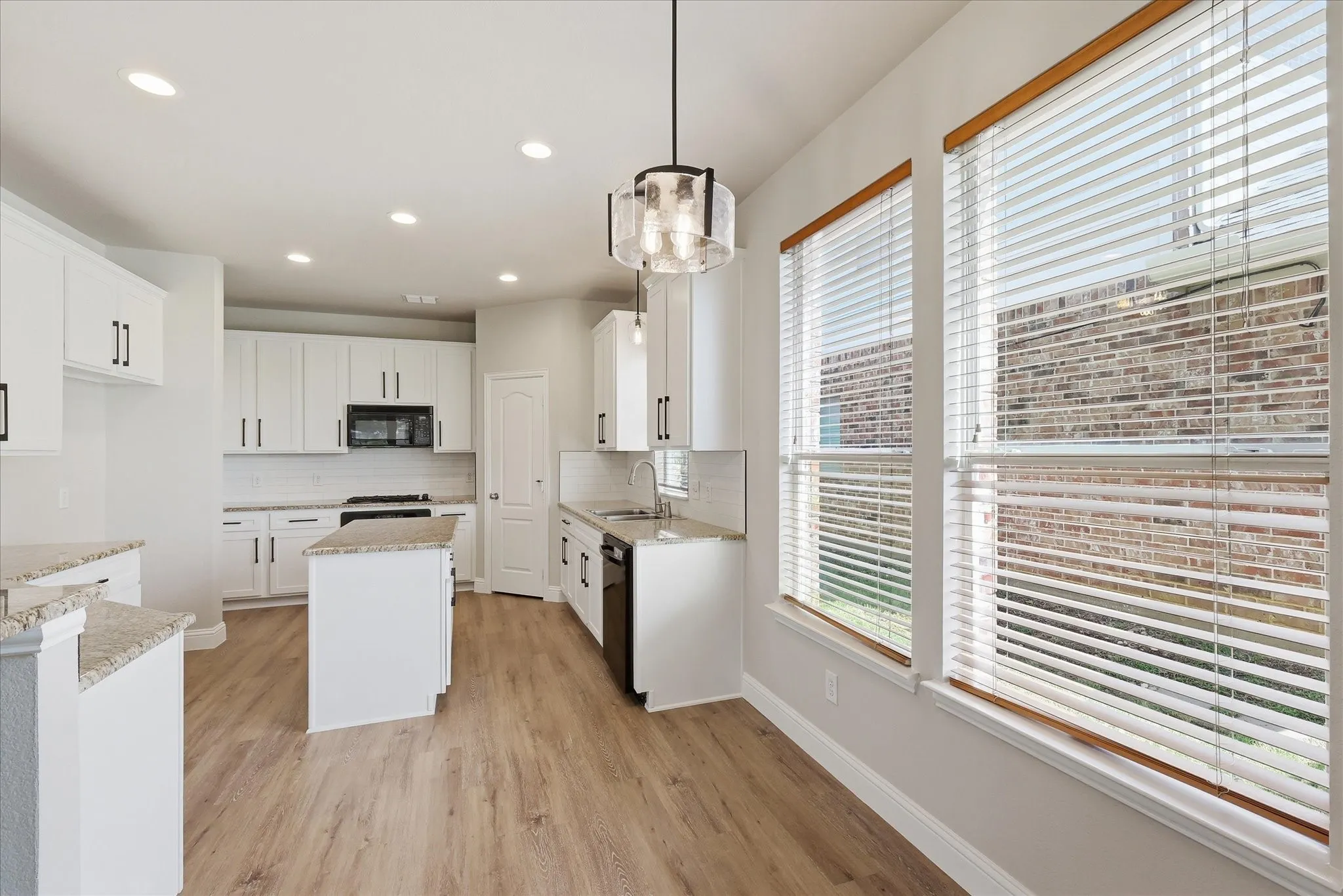 Single Family Residence For Sale in Denton County , 1581 Meadows Avenue, Lantana, Texas 76226, 4 Bedroom, 4 Bathroom, 3 Garage spaces, 2,674 Sqft, built in 2004, mls#21352235, Real Estate Agent in Lantana, Homes For Sale in Denton county, Homes For Sale in Lantana, Realtor in Lantana Texas, Real Estate Brokerage Independent Realty Texas, Luminita Cordes Realtor