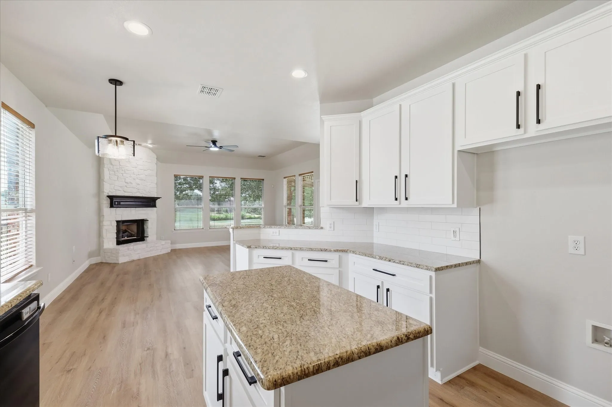 Single Family Residence For Sale in Denton County , 1581 Meadows Avenue, Lantana, Texas 76226, 4 Bedroom, 4 Bathroom, 3 Garage spaces, 2,674 Sqft, built in 2004, mls#21352235, Real Estate Agent in Lantana, Homes For Sale in Denton county, Homes For Sale in Lantana, Realtor in Lantana Texas, Real Estate Brokerage Independent Realty Texas, Luminita Cordes Realtor