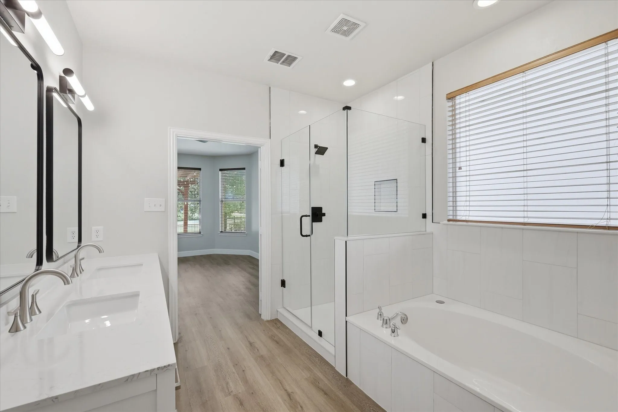Single Family Residence For Sale in Denton County , 1581 Meadows Avenue, Lantana, Texas 76226, 4 Bedroom, 4 Bathroom, 3 Garage spaces, 2,674 Sqft, built in 2004, mls#21352235, Real Estate Agent in Lantana, Homes For Sale in Denton county, Homes For Sale in Lantana, Realtor in Lantana Texas, Real Estate Brokerage Independent Realty Texas, Luminita Cordes Realtor