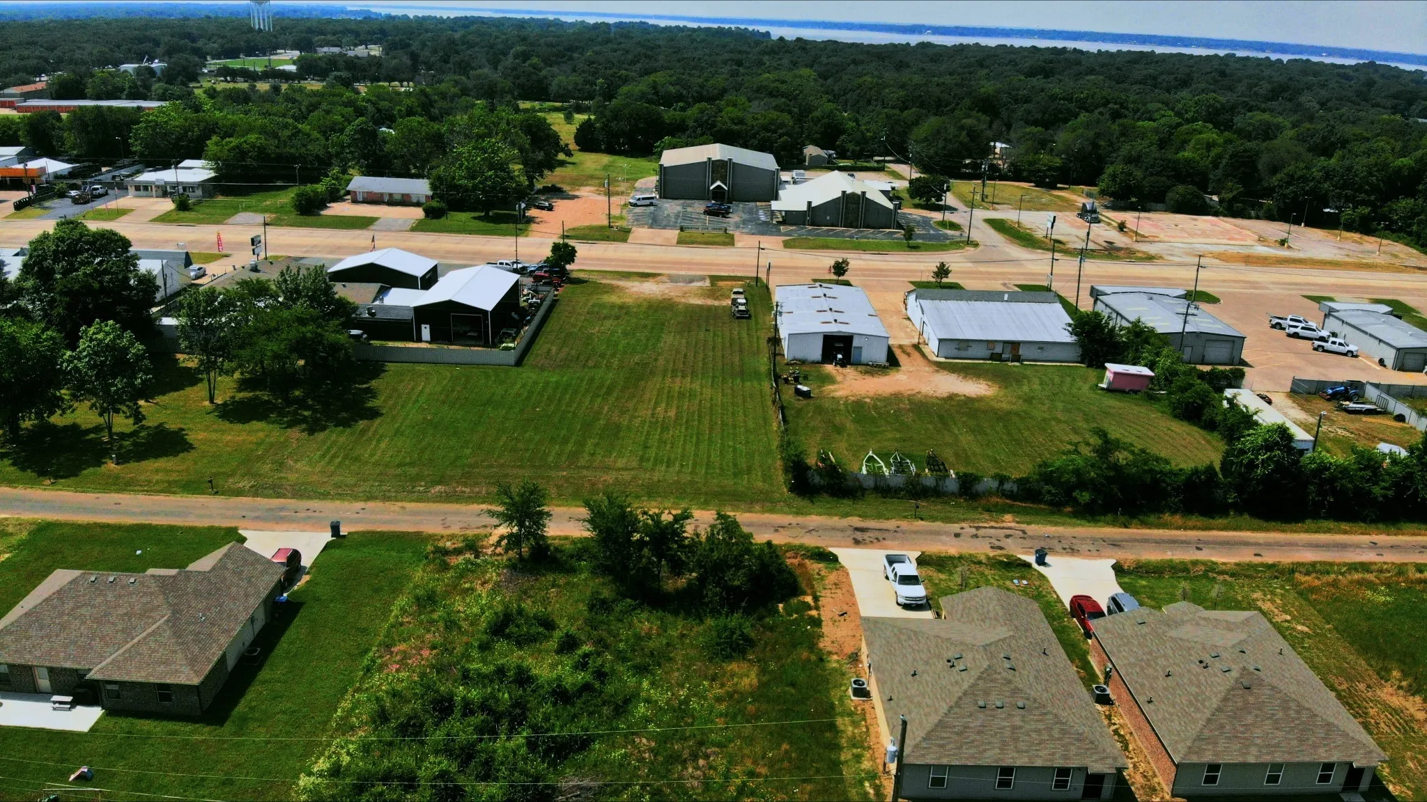 Retail For Sale in Henderson County , 2618 W Main Street, Gun Barrel City, Texas 75156, 0, 0, Garage spaces, 0 Sqft, built in 1980, Price $775,000, mls#21352249, Real Estate Agent in Gun Barrel City, Homes For Sale in Henderson county, Homes For Sale in Gun Barrel City, Realtor in Gun Barrel City Texas, Real Estate Brokerage Independent Realty Texas, Luminita Cordes Realtor