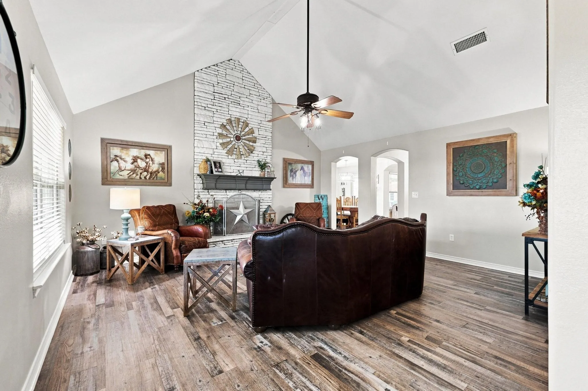 Single Family Residence For Sale in Collin County , 2455 County Road 700, Farmersville, Texas 75442, 6 Bedroom, 4 Bathroom, Garage spaces, 2,662 Sqft, built in 2010, mls#21348650, Real Estate Agent in Farmersville, Homes For Sale in Collin county, Homes For Sale in Farmersville, Realtor in Farmersville Texas, Real Estate Brokerage Independent Realty Texas, Luminita Cordes Realtor