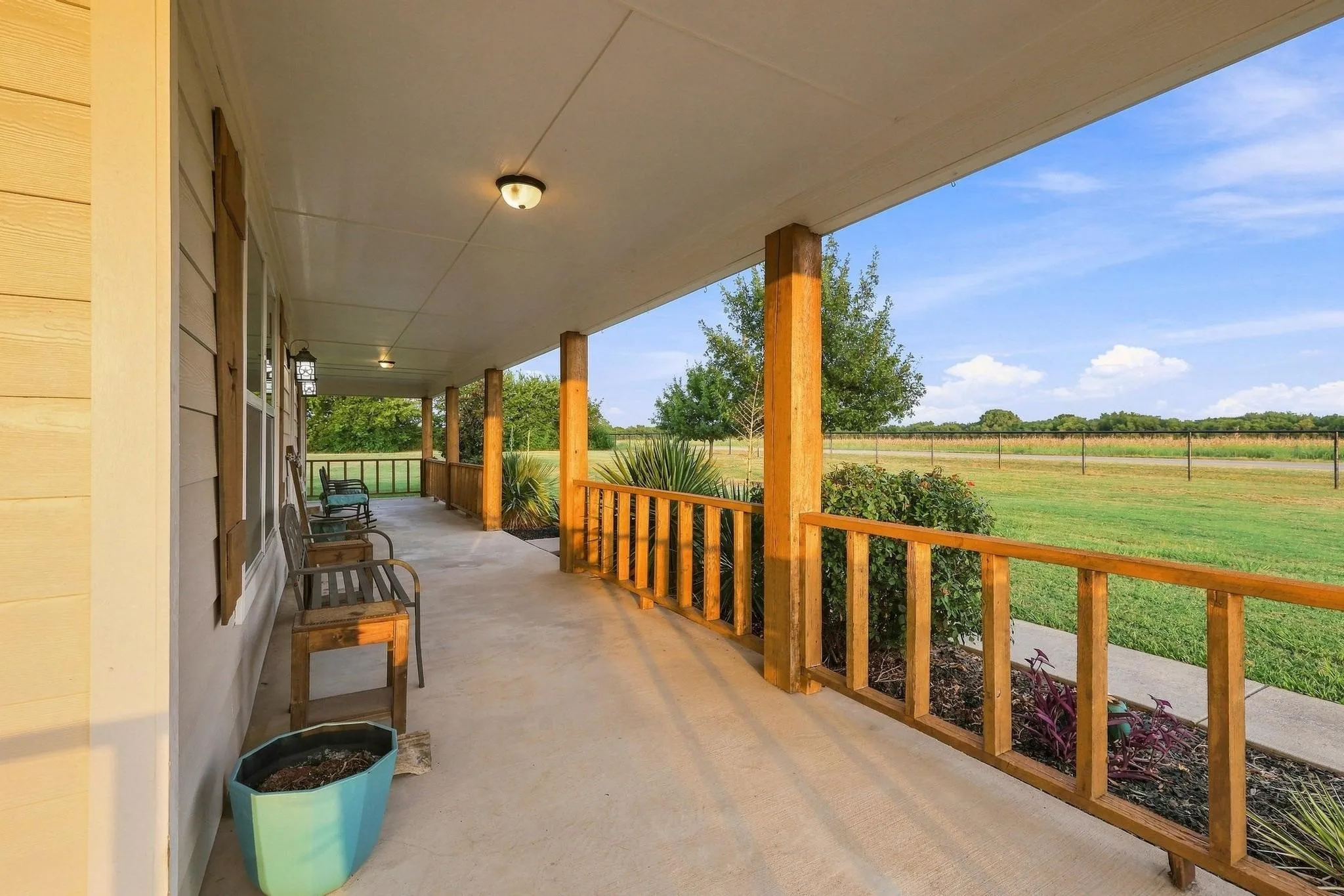 Single Family Residence For Sale in Collin County , 2455 County Road 700, Farmersville, Texas 75442, 6 Bedroom, 4 Bathroom, Garage spaces, 2,662 Sqft, built in 2010, mls#21348650, Real Estate Agent in Farmersville, Homes For Sale in Collin county, Homes For Sale in Farmersville, Realtor in Farmersville Texas, Real Estate Brokerage Independent Realty Texas, Luminita Cordes Realtor
