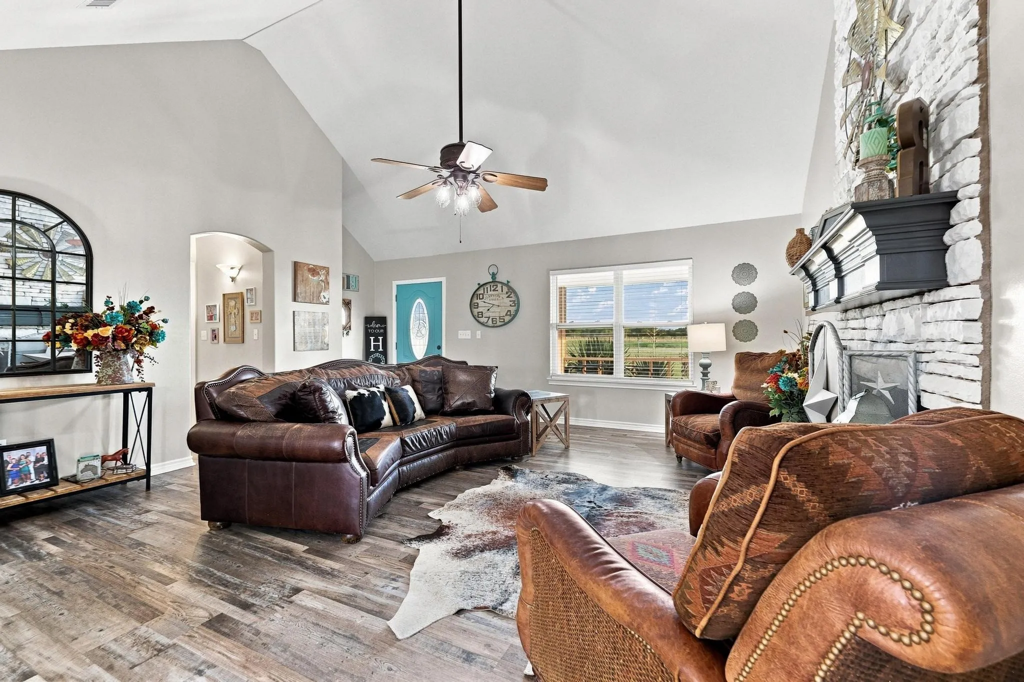 Single Family Residence For Sale in Collin County , 2455 County Road 700, Farmersville, Texas 75442, 6 Bedroom, 4 Bathroom, Garage spaces, 2,662 Sqft, built in 2010, mls#21348650, Real Estate Agent in Farmersville, Homes For Sale in Collin county, Homes For Sale in Farmersville, Realtor in Farmersville Texas, Real Estate Brokerage Independent Realty Texas, Luminita Cordes Realtor