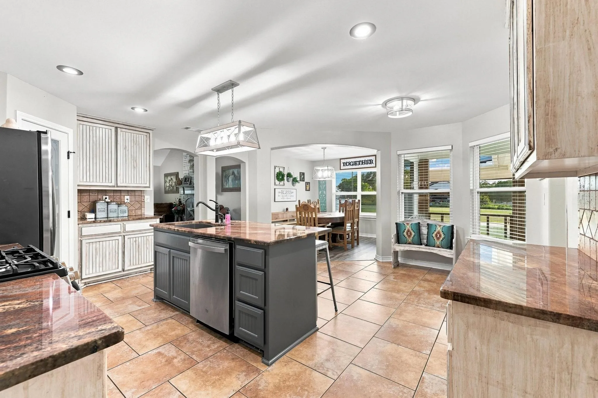 Single Family Residence For Sale in Collin County , 2455 County Road 700, Farmersville, Texas 75442, 6 Bedroom, 4 Bathroom, Garage spaces, 2,662 Sqft, built in 2010, mls#21348650, Real Estate Agent in Farmersville, Homes For Sale in Collin county, Homes For Sale in Farmersville, Realtor in Farmersville Texas, Real Estate Brokerage Independent Realty Texas, Luminita Cordes Realtor