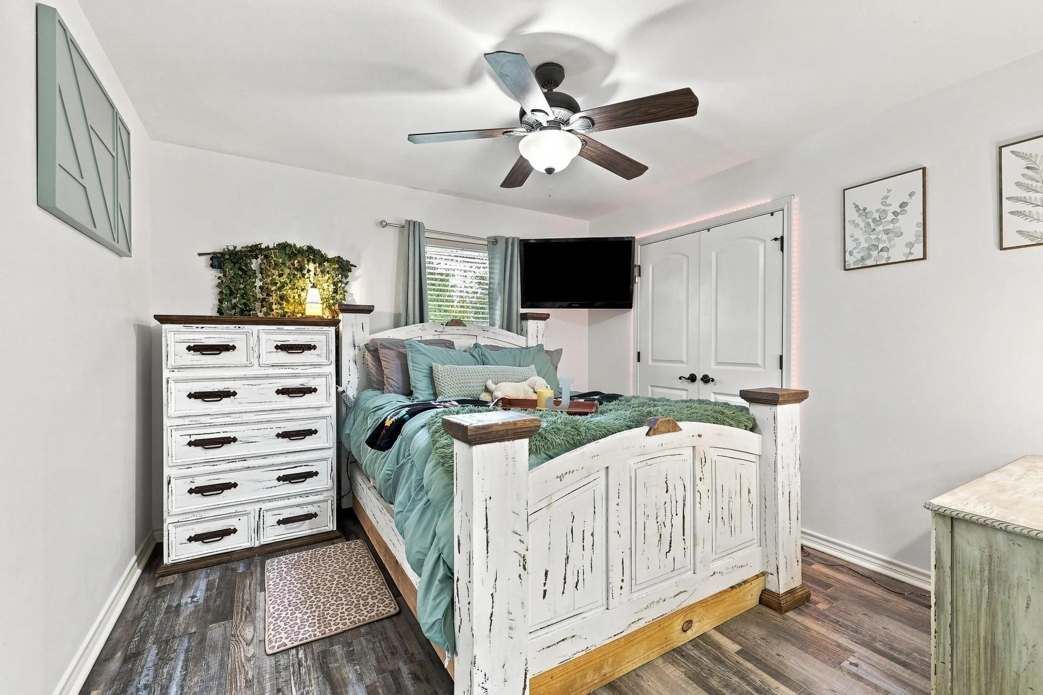 Single Family Residence For Sale in Collin County , 2455 County Road 700, Farmersville, Texas 75442, 6 Bedroom, 4 Bathroom, Garage spaces, 2,662 Sqft, built in 2010, mls#21348650, Real Estate Agent in Farmersville, Homes For Sale in Collin county, Homes For Sale in Farmersville, Realtor in Farmersville Texas, Real Estate Brokerage Independent Realty Texas, Luminita Cordes Realtor